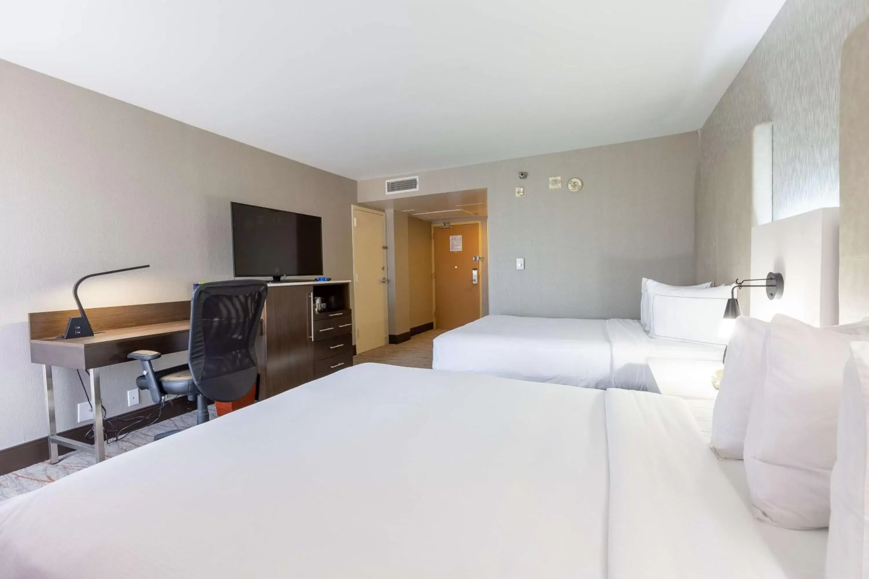 Bedroom in DoubleTree by Hilton Dallas/Richardson