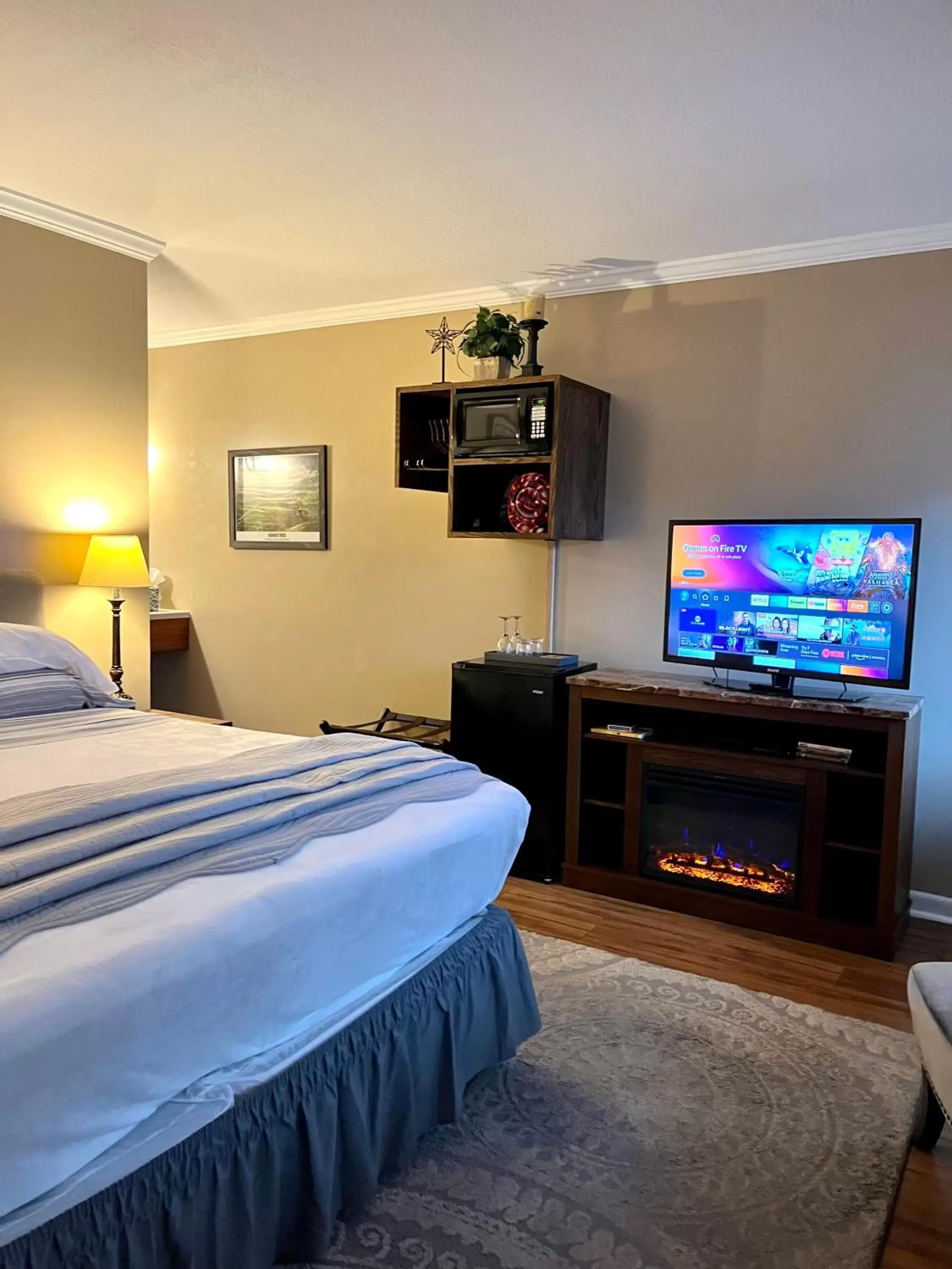 TV and multimedia, TV/Entertainment Center in Grafton Lodge