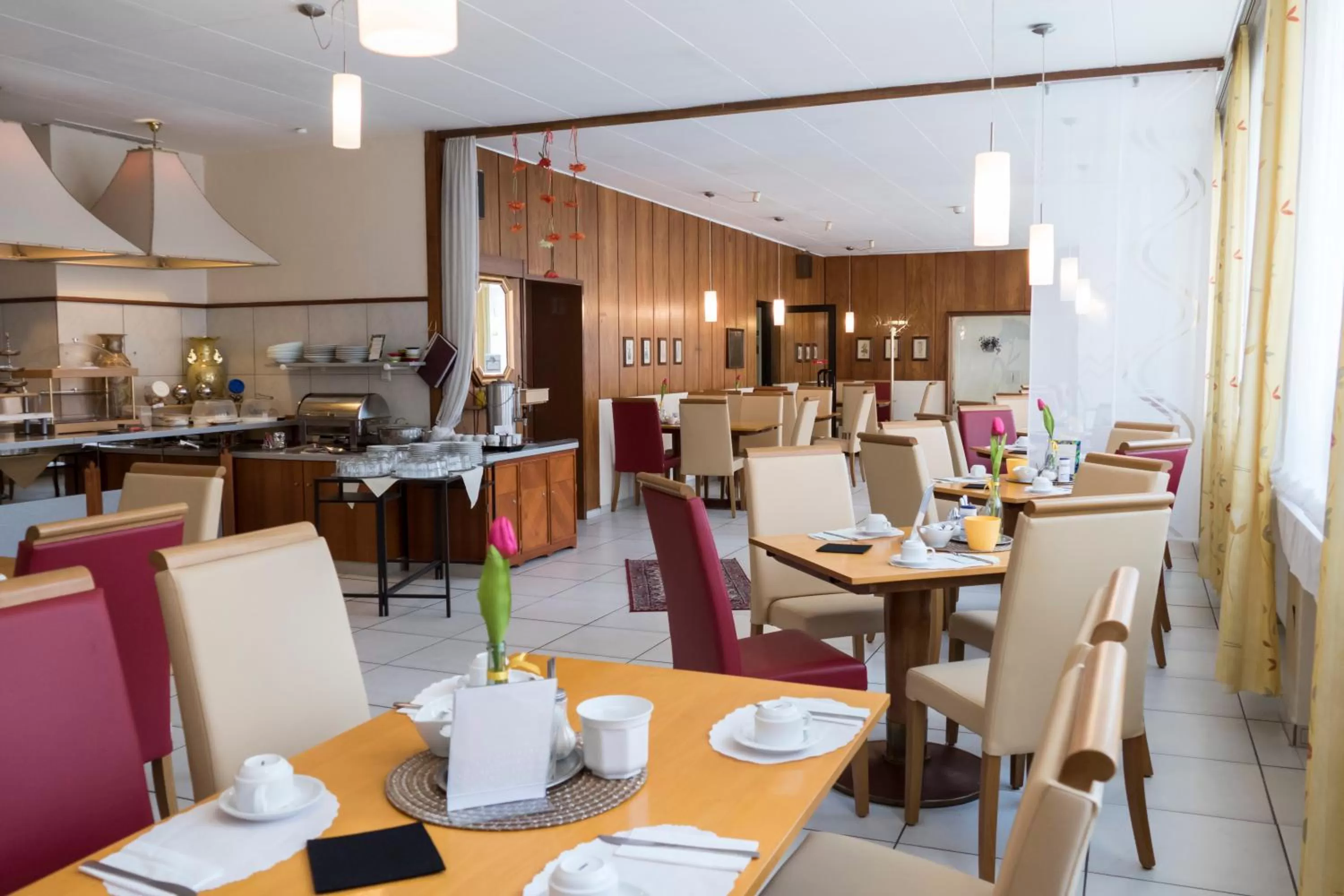 Restaurant/places to eat in Hotel Excelsior