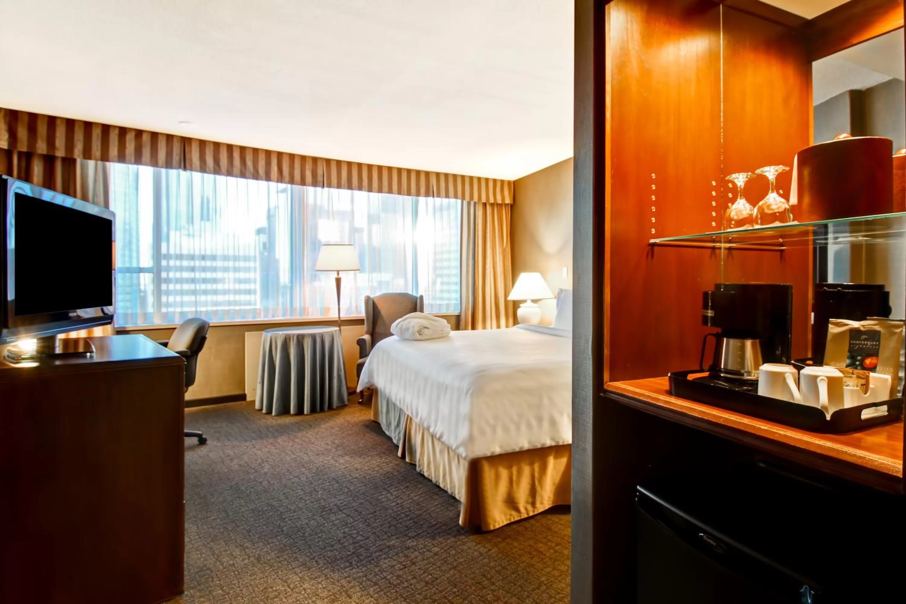 Bedroom, Bed in Chateau Lacombe Hotel