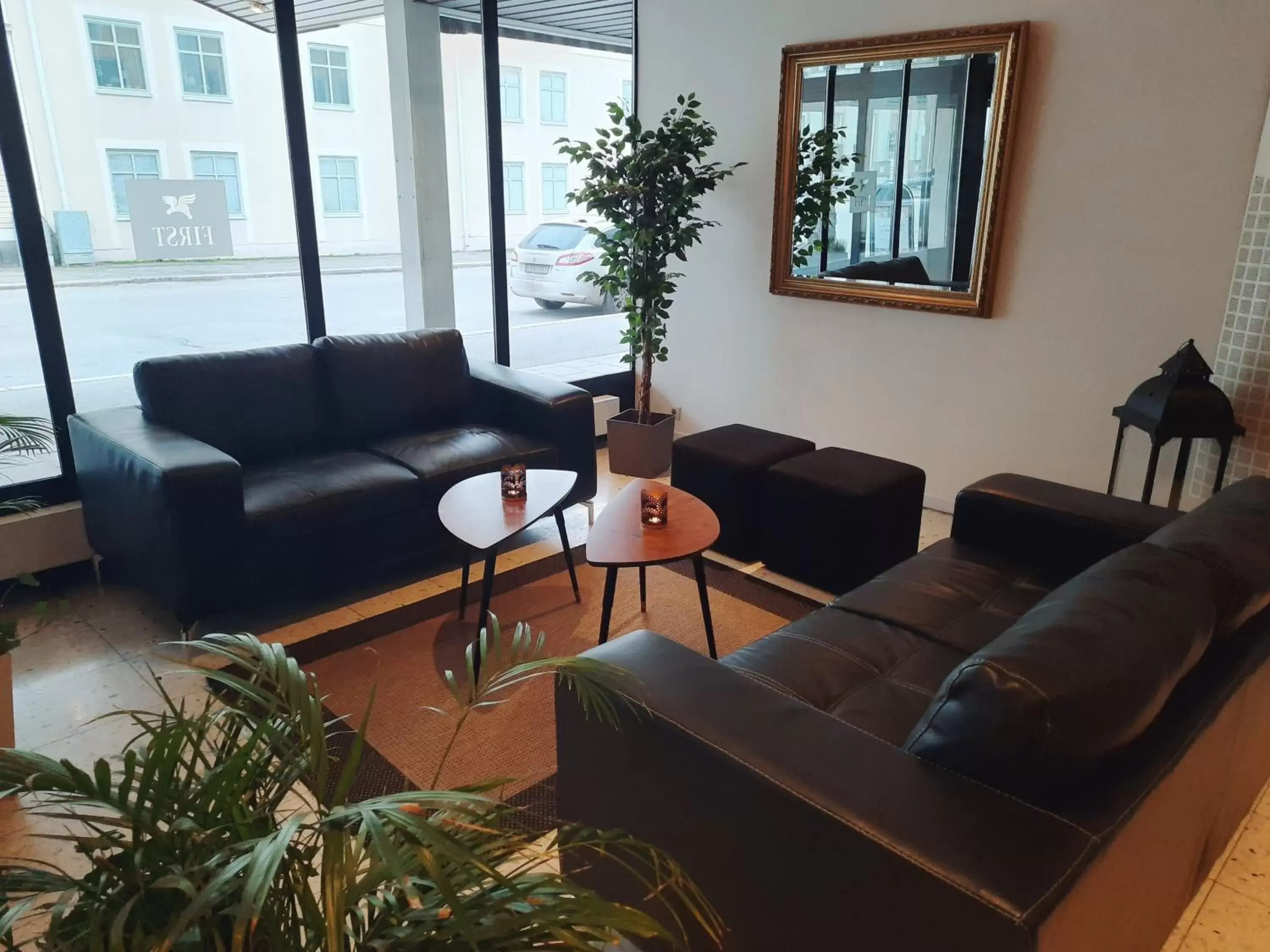 Lobby or reception, Seating Area in First Hotel Statt