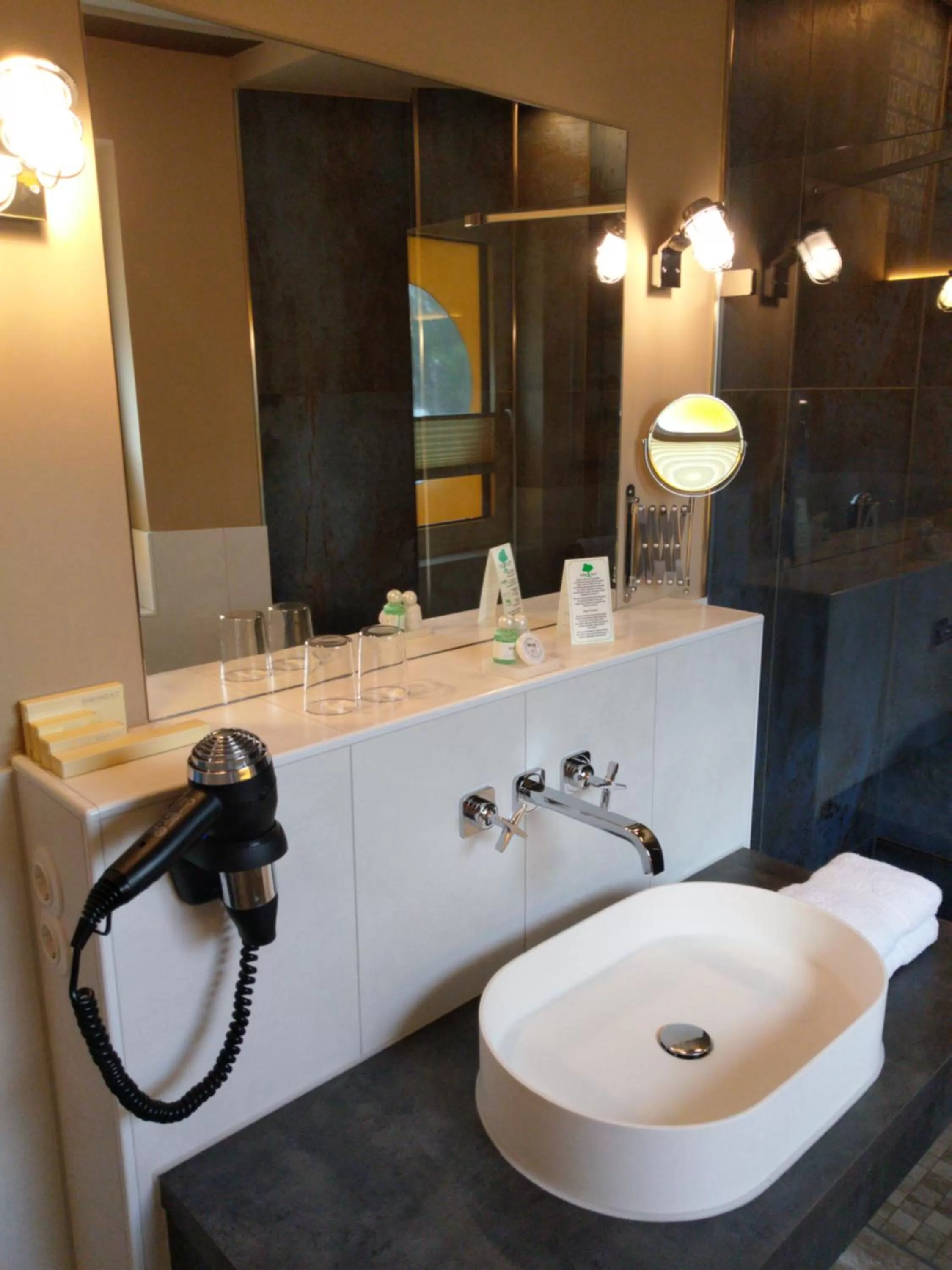 Bathroom in Themenhotel 50's Ville Motel