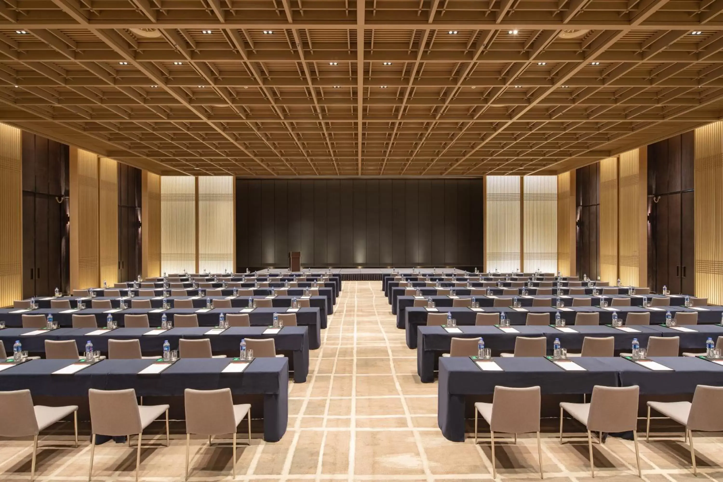 Banquet/Function facilities in HUALUXE Xi'an Tanghua, an IHG Hotel