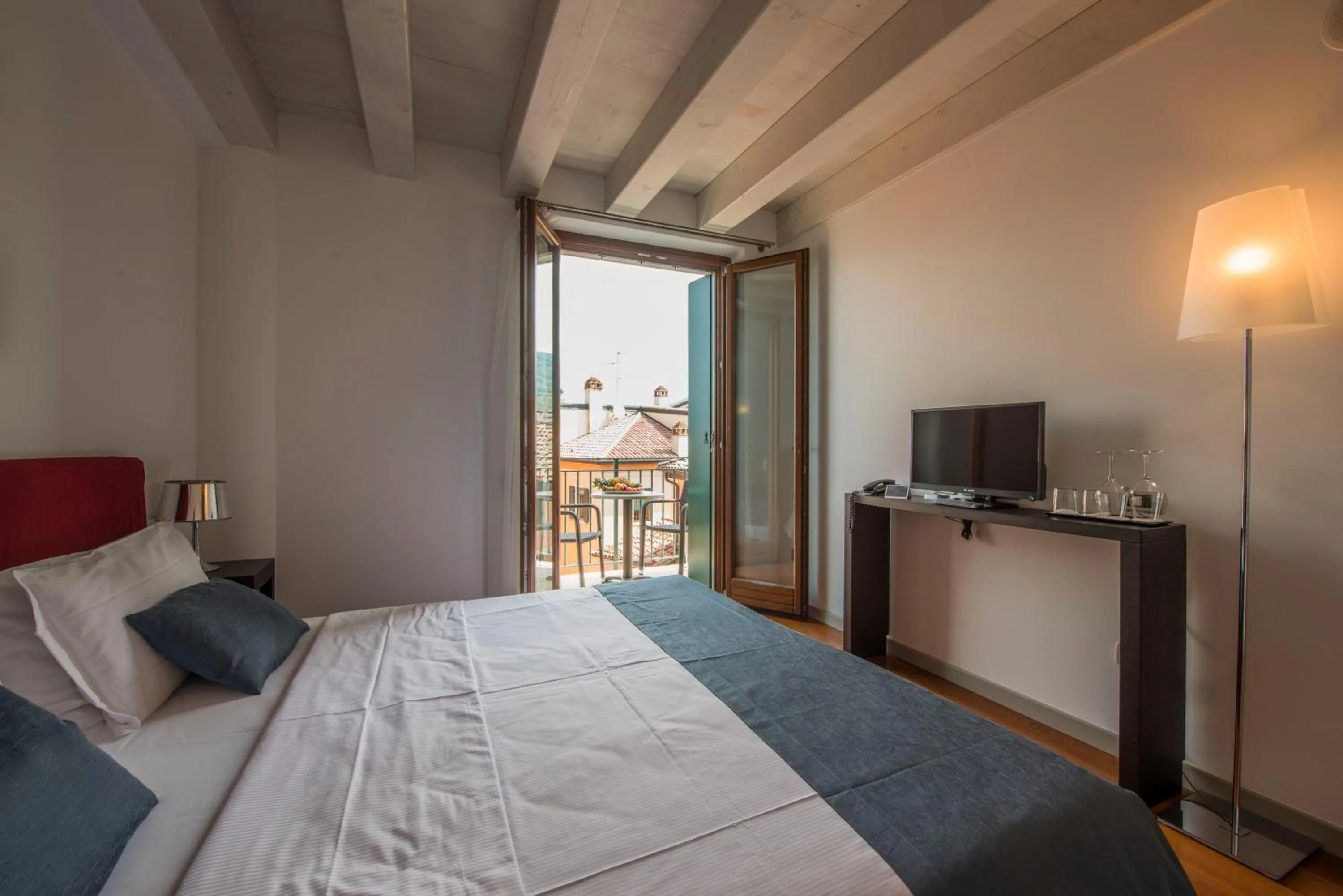 View (from property/room), Bed in Hotel Del Porto