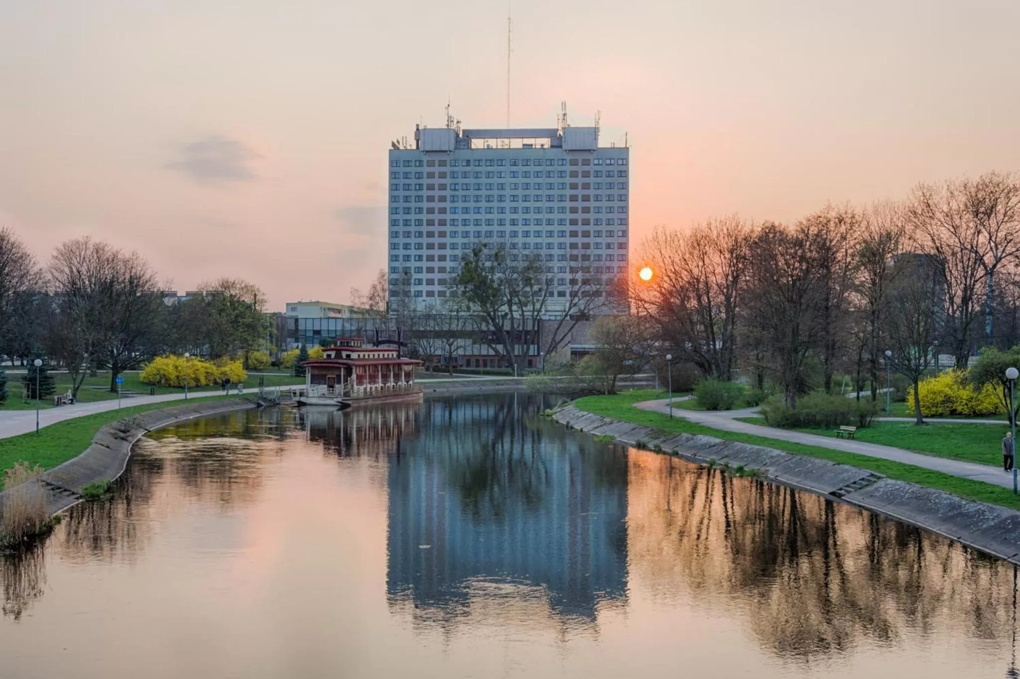 Quiet street view in Hotel Gromada Pila