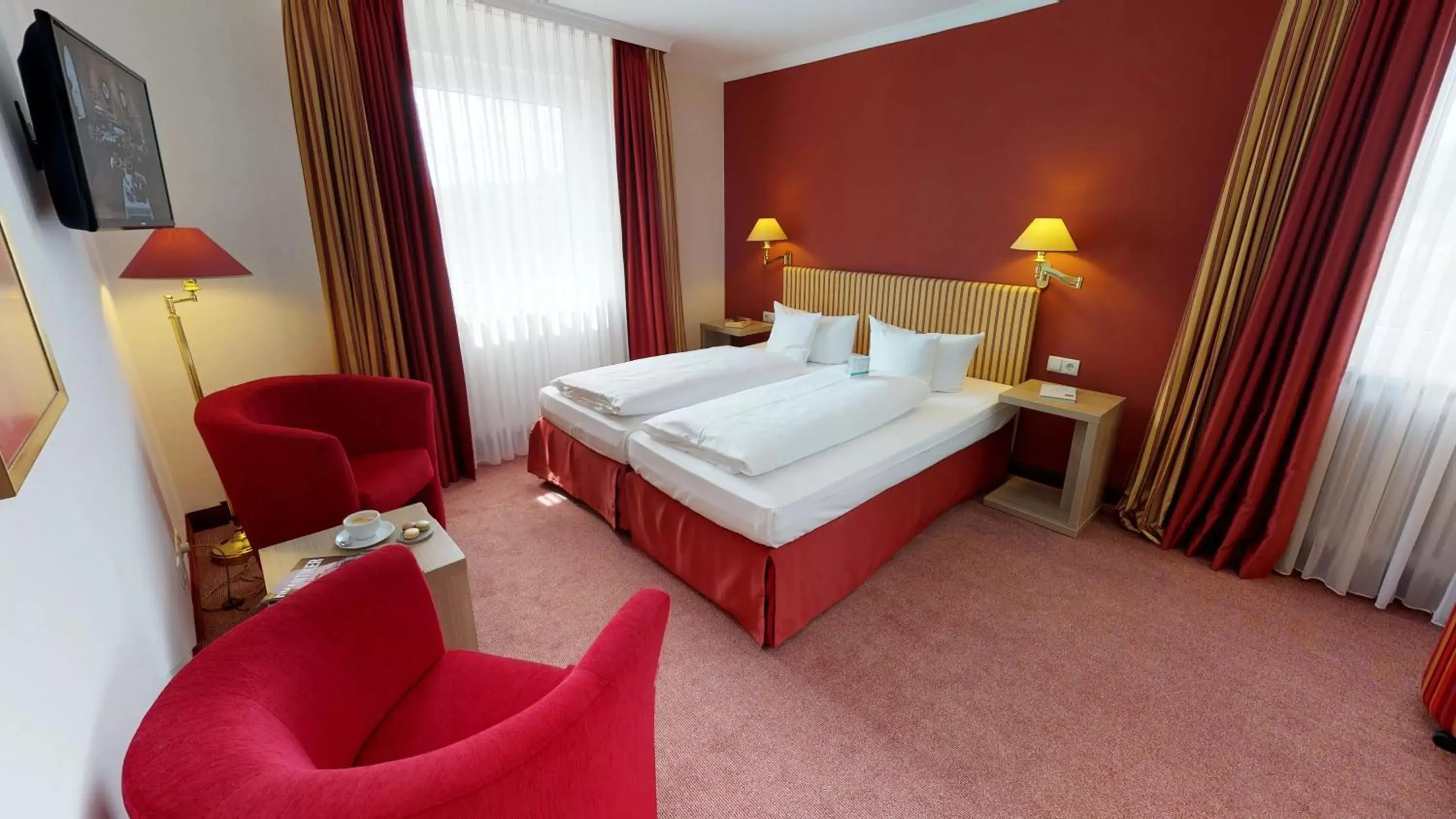 Photo of the whole room, Bed in Hotel Goldene Traube