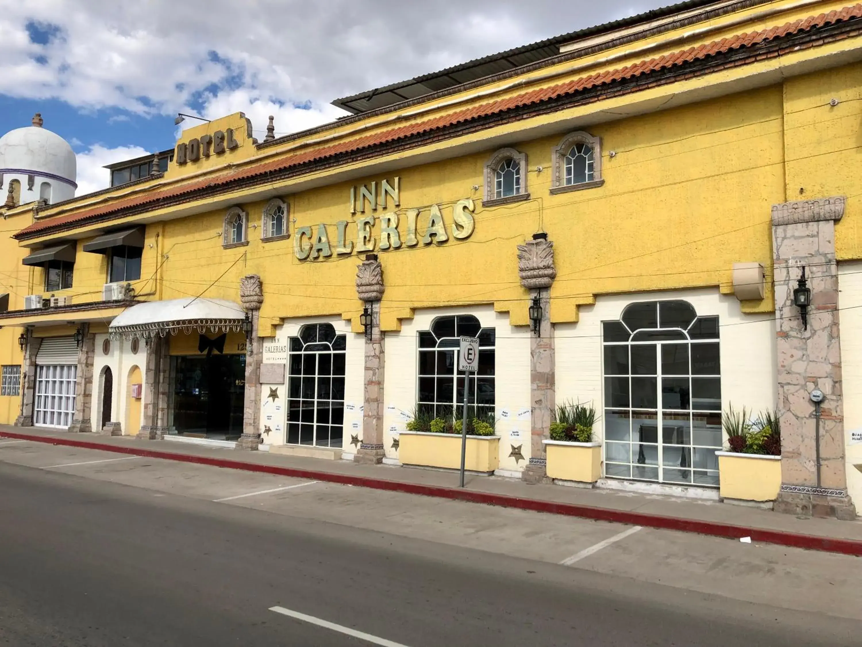 Property Building in Hotel Inn Galerias