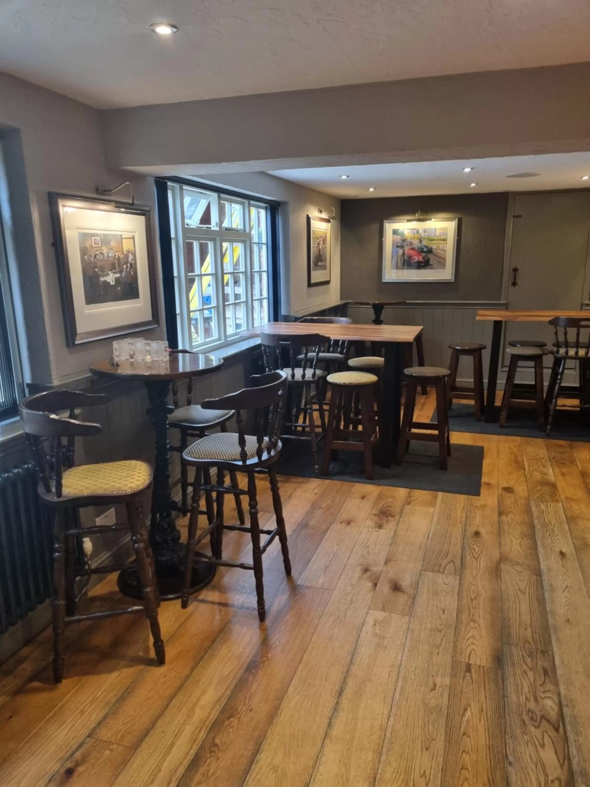 Seating area, Restaurant/Places to Eat in White Horse Inn & Restaurant