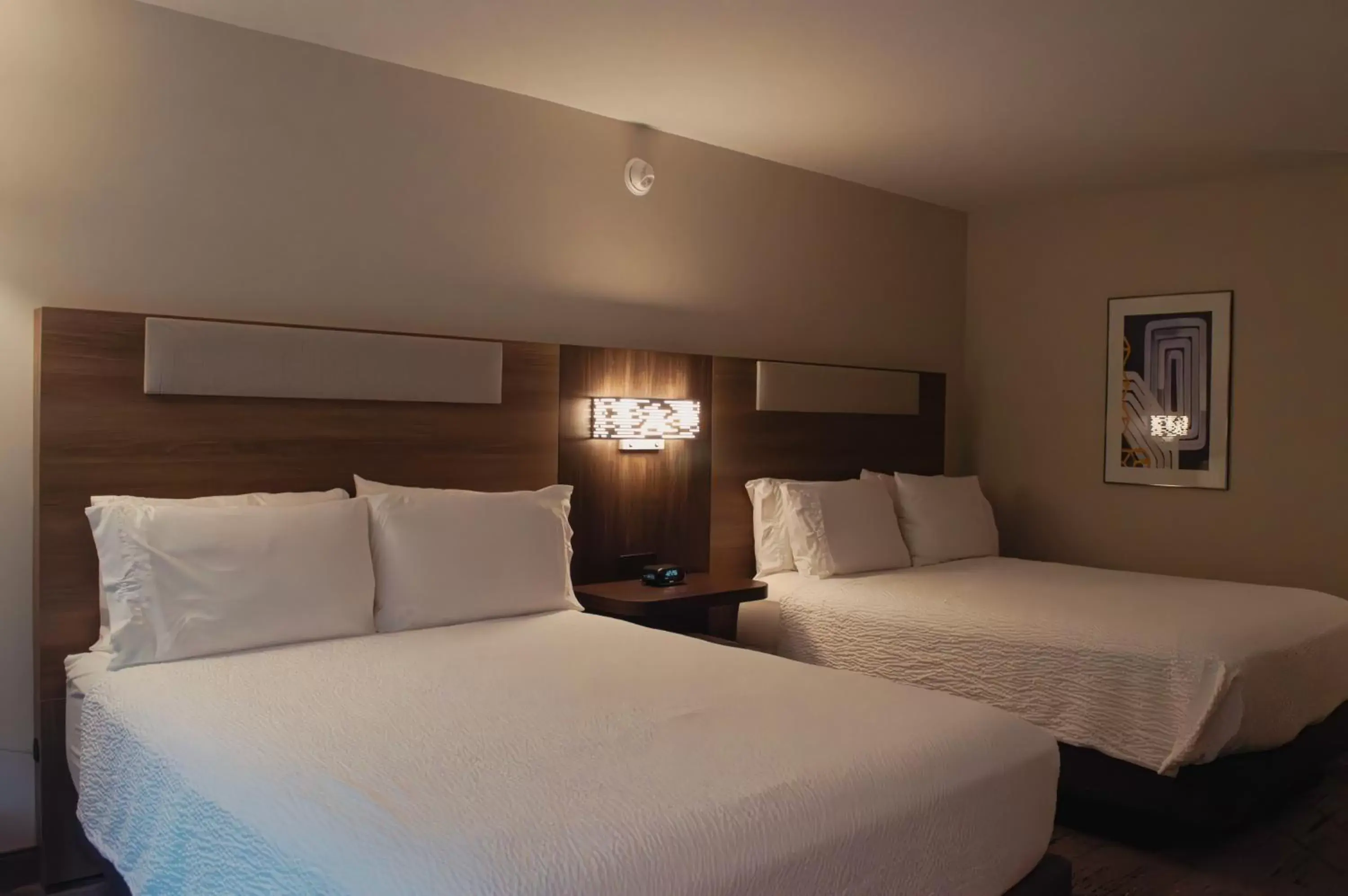 Bed in Holiday Inn Express Hotel & Suites Vineland Millville, an IHG Hotel