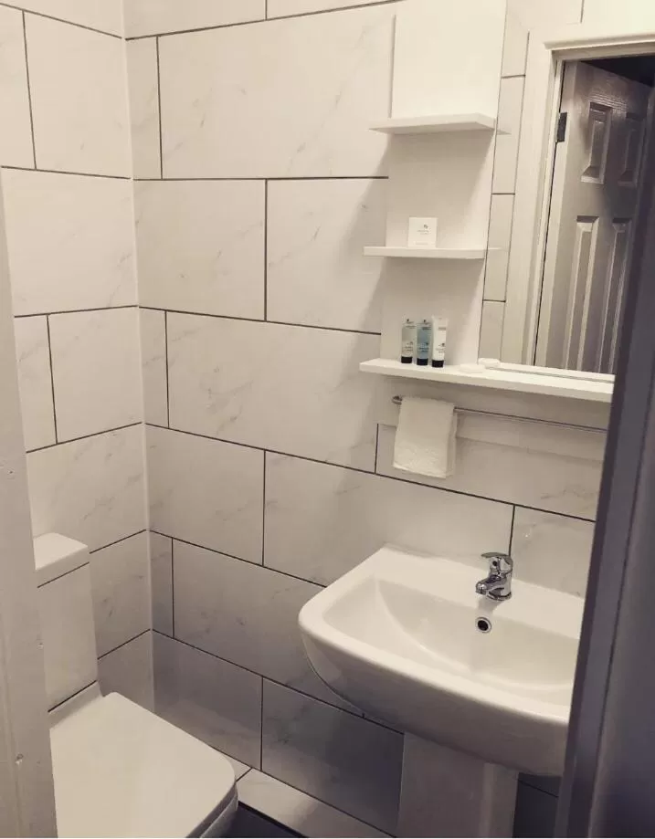 Bathroom in Bede Apartments