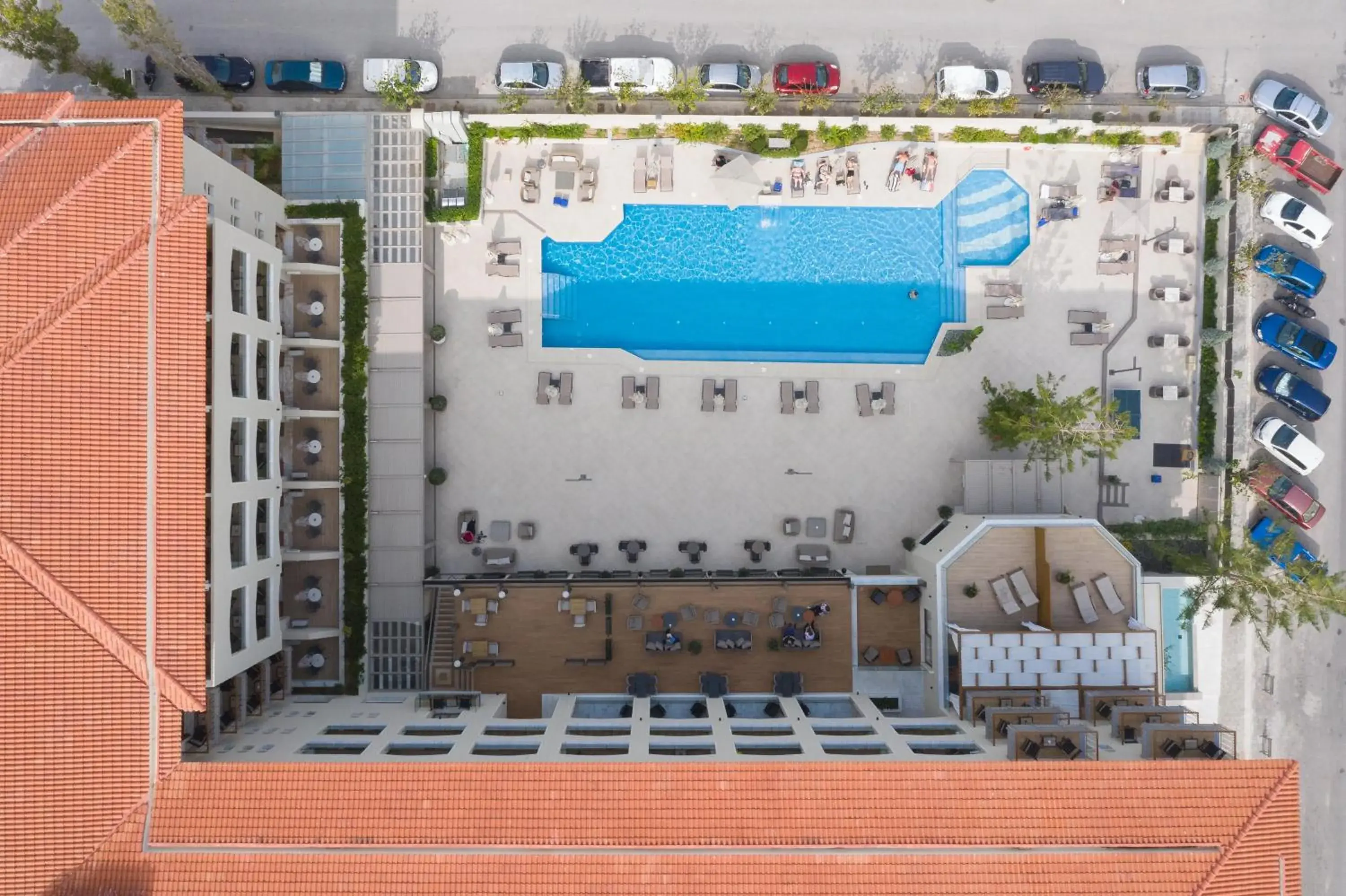 Swimming pool in Theartemis Palace