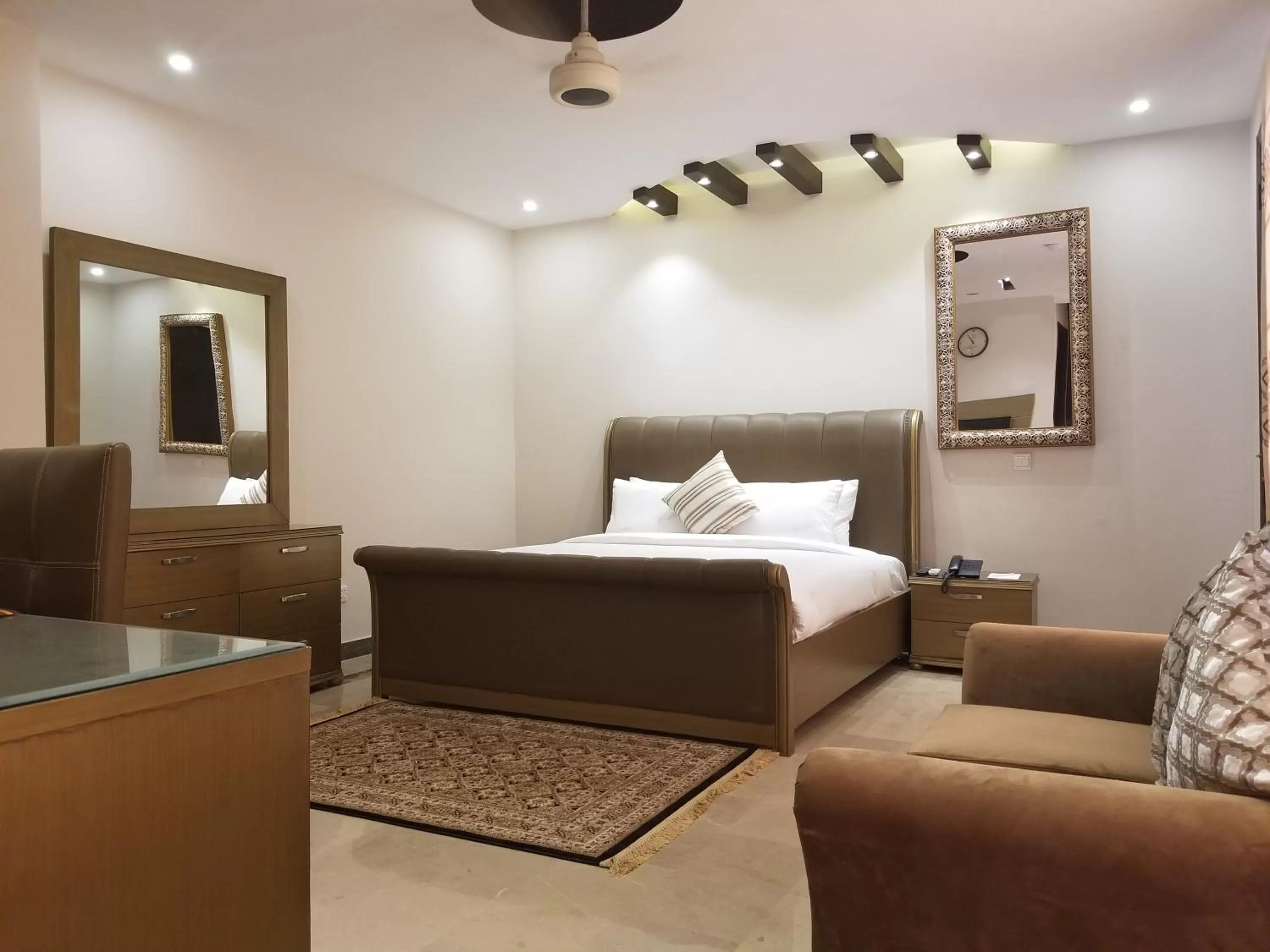 Seating Area in Zifan Hotel & Suites