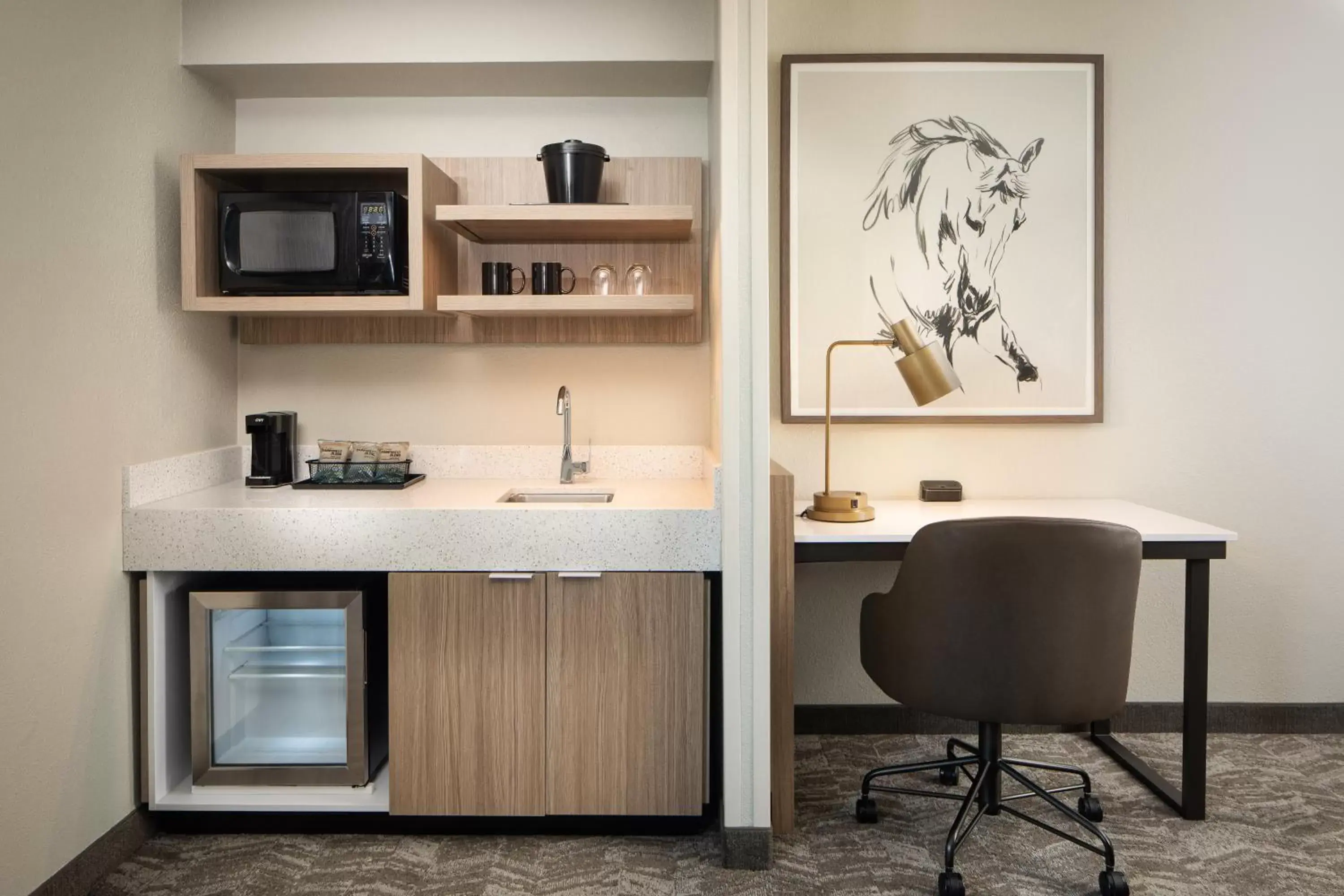 Kitchen or kitchenette, Kitchen/Kitchenette in SpringHill Suites by Marriott Dallas Downtown / West End