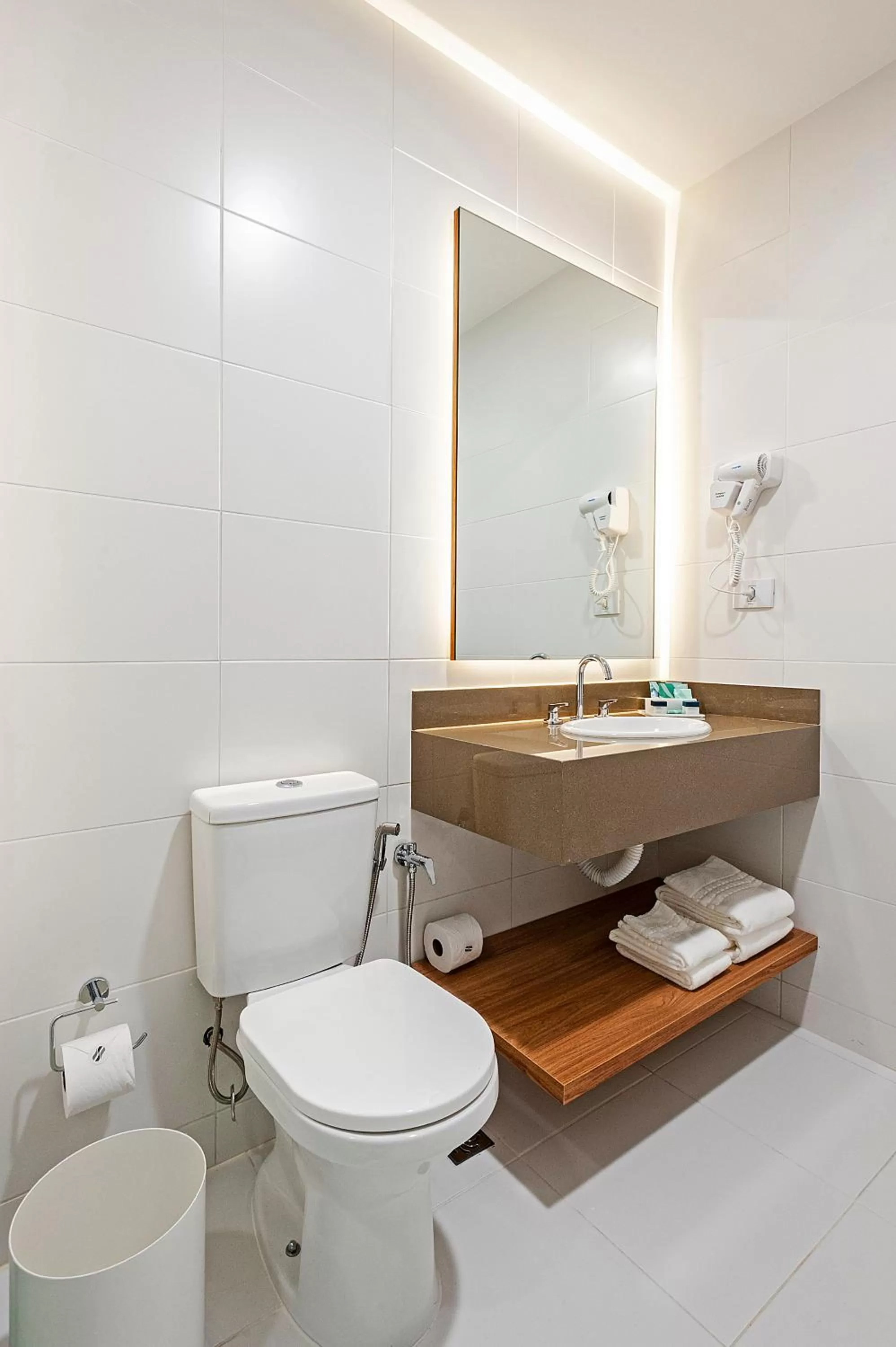 Toilet in Slaviero Curitiba Aeroporto