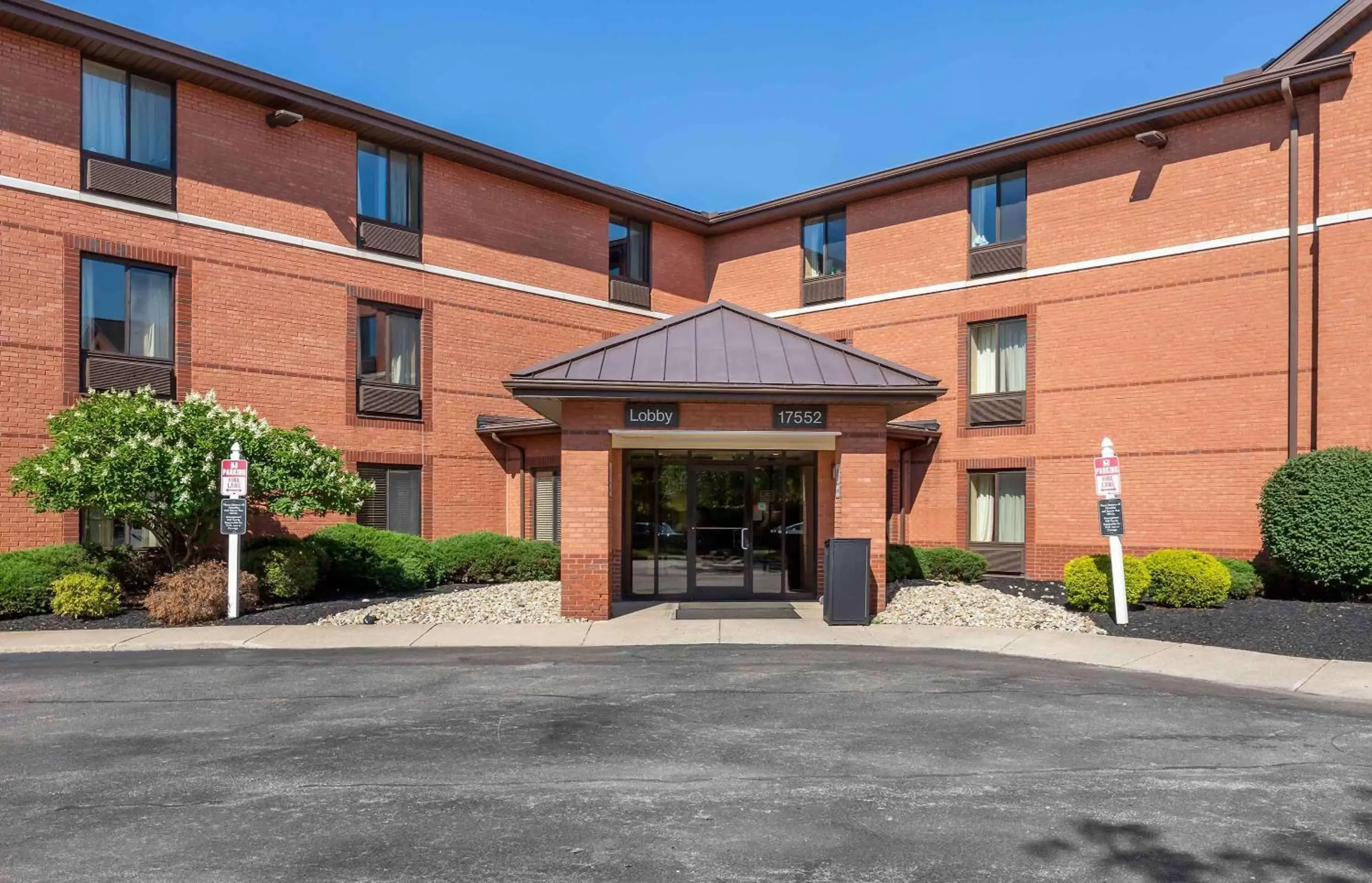 Property Building in Extended Stay America Suites - Cleveland - Middleburg Heights