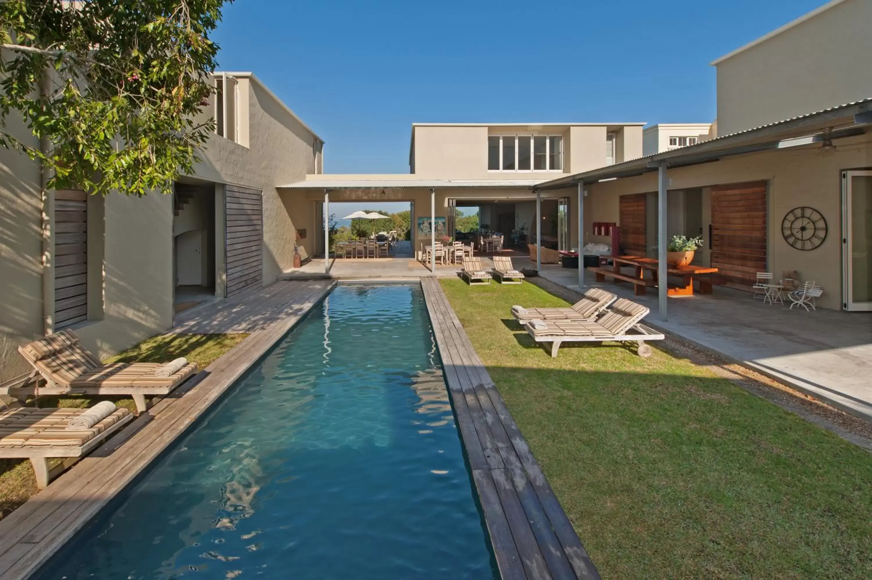 Mosselberg on Grotto Beach Mosselberg on Grotto Beach