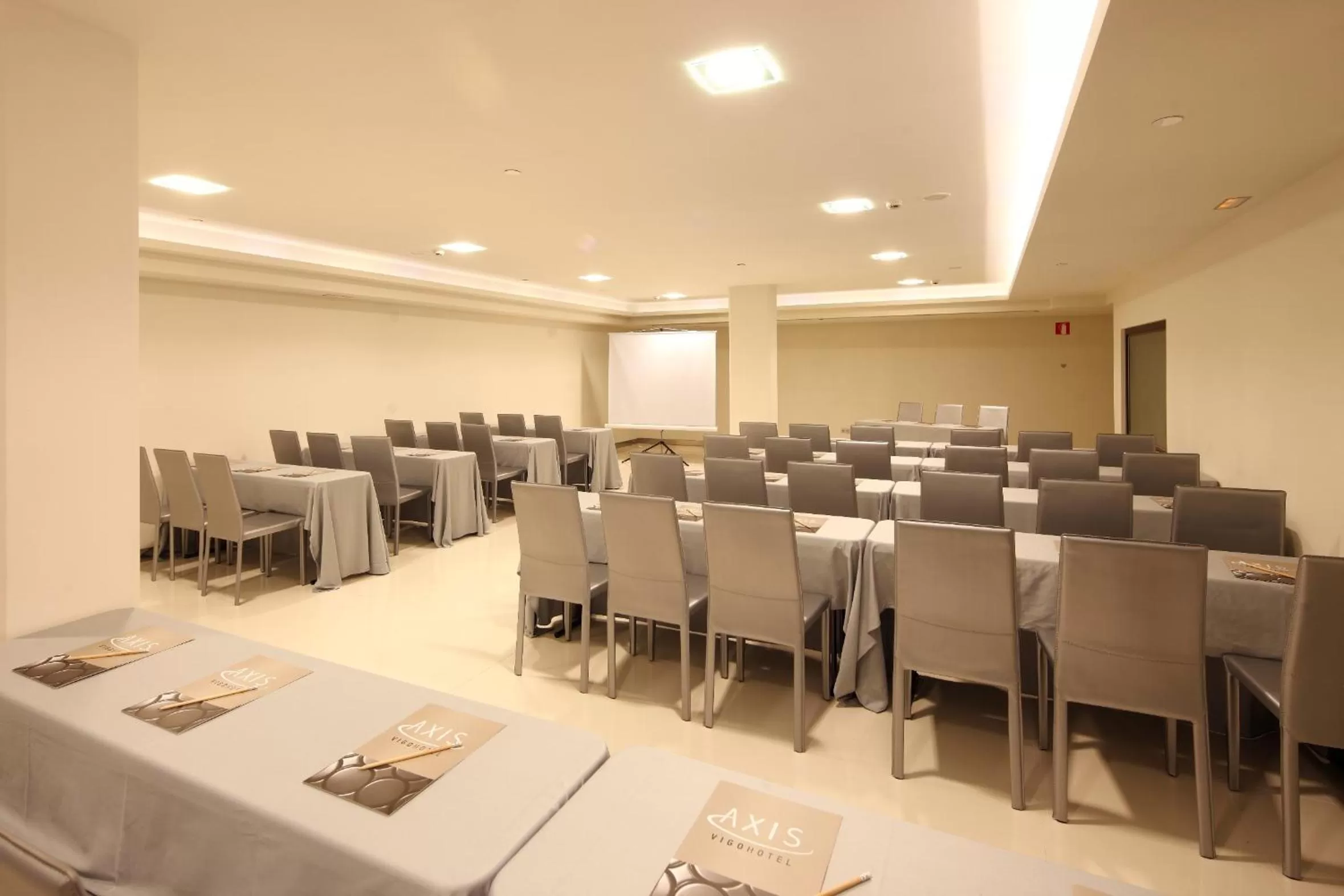 Lounge or bar in Silken Axis Vigo