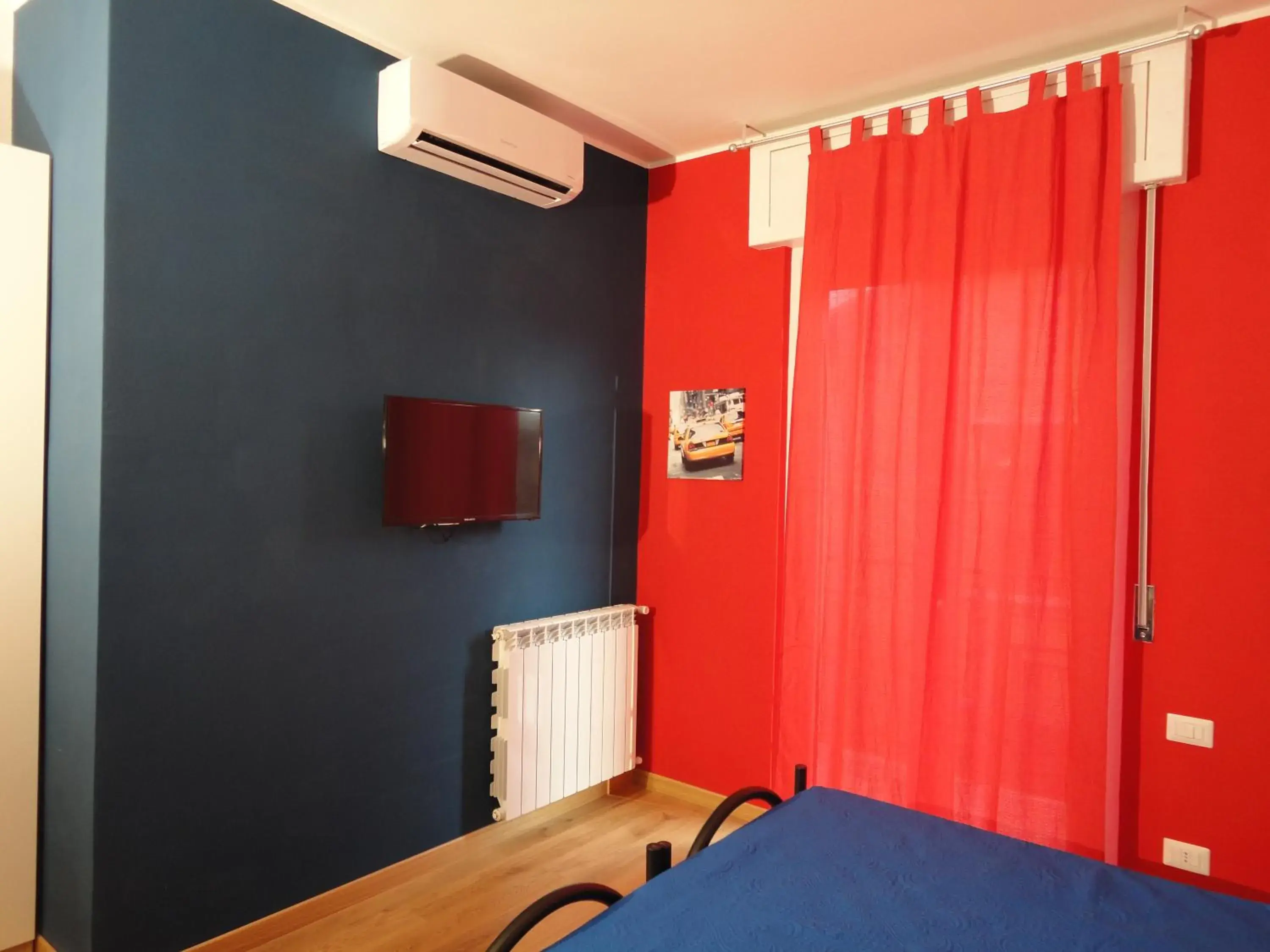 Bedroom, TV/Entertainment Center in Pavia Ostello