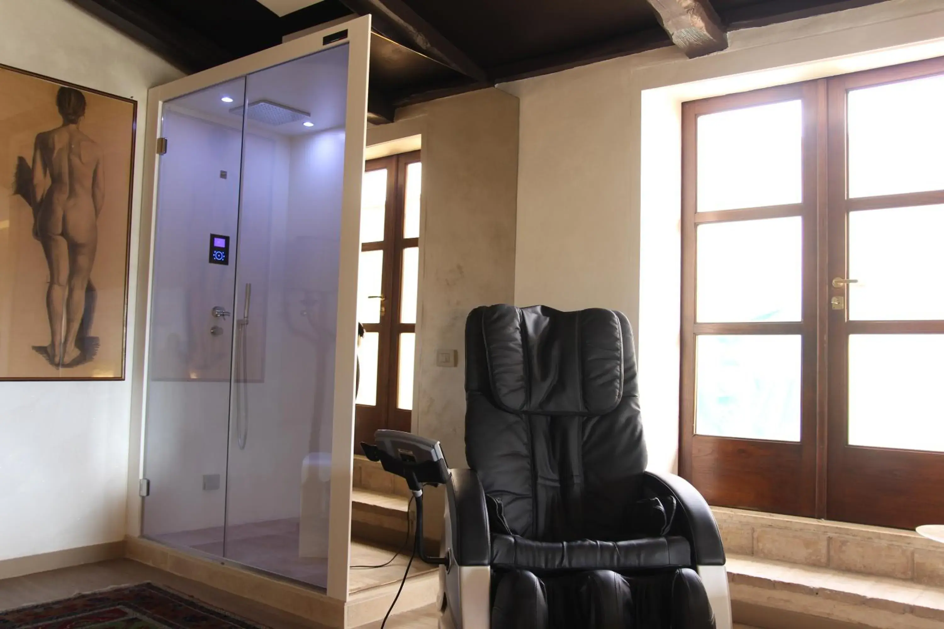 Shower, Seating Area in La Bastiglia