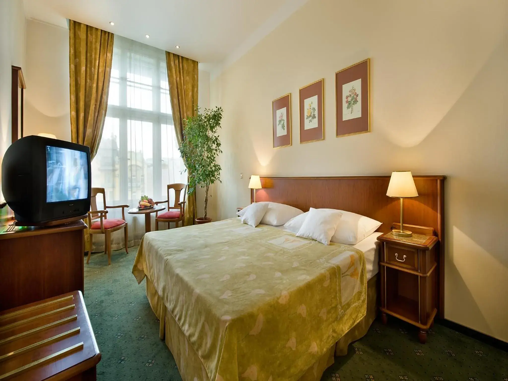 Family Two-Bedroom Suite (4 Pax) in EA Hotel Rokoko