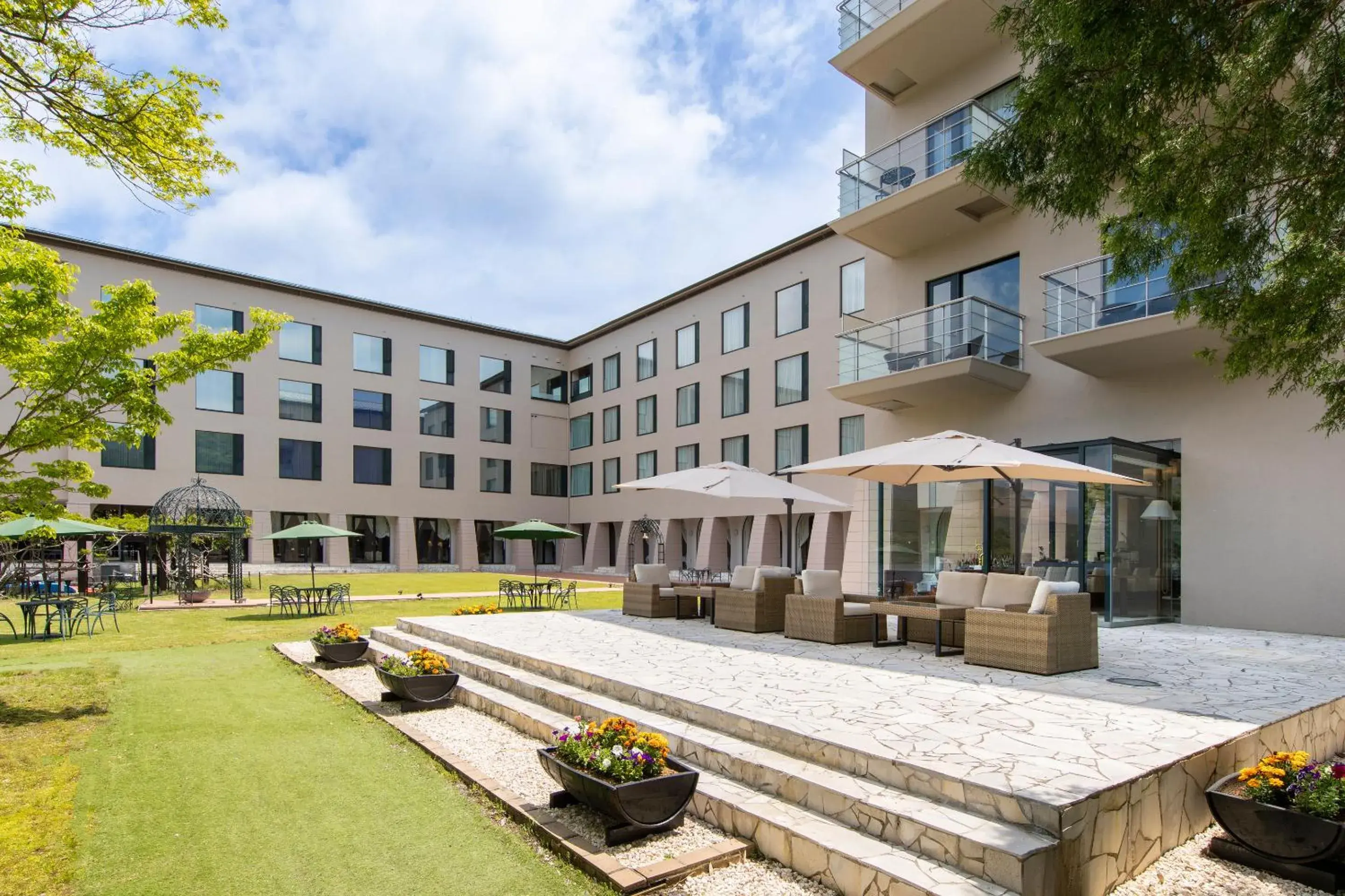 Lounge or bar, Property Building in Hakone Hotel