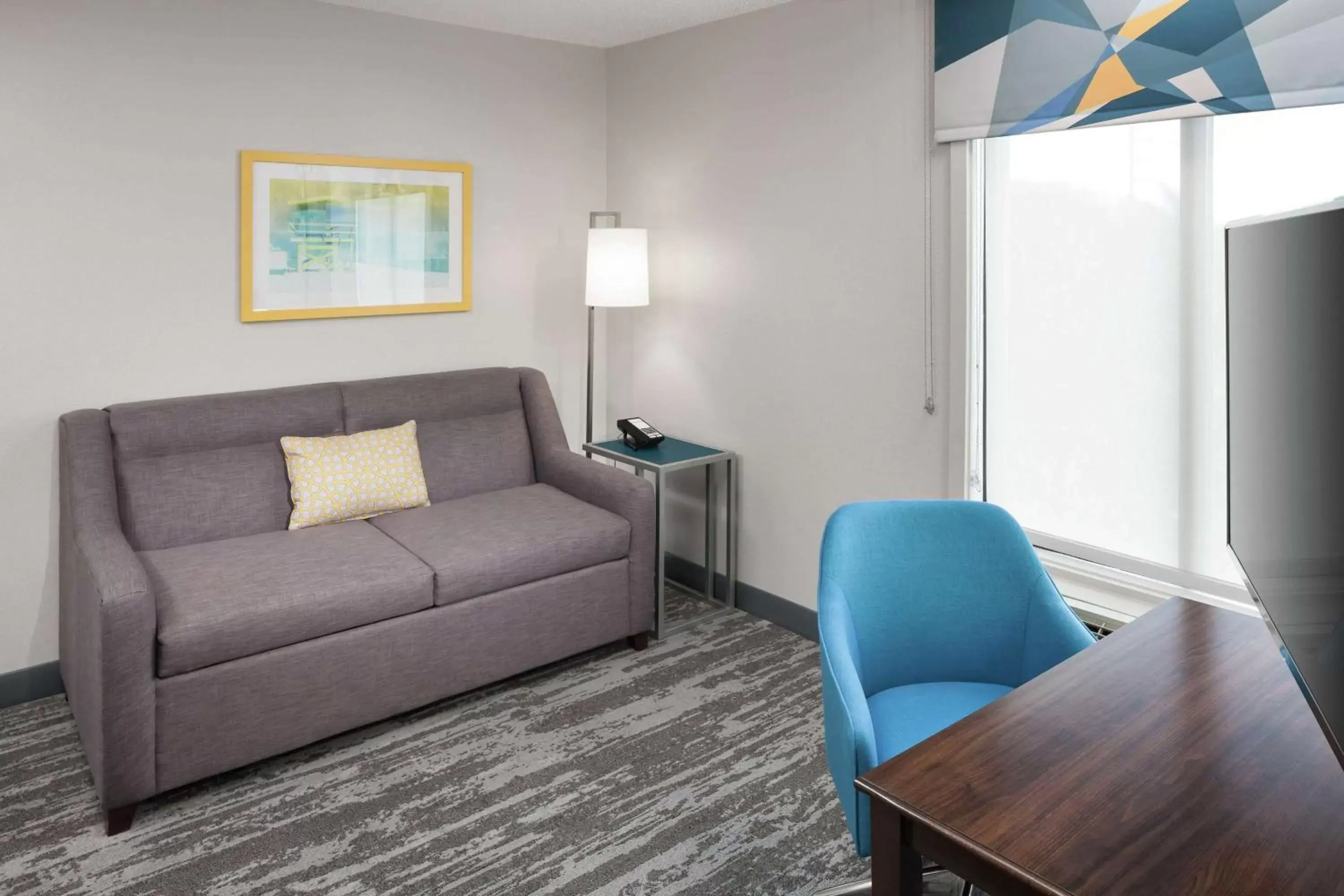 Bedroom, Seating Area in Hampton Inn & Suites Miami-Doral Dolphin Mall