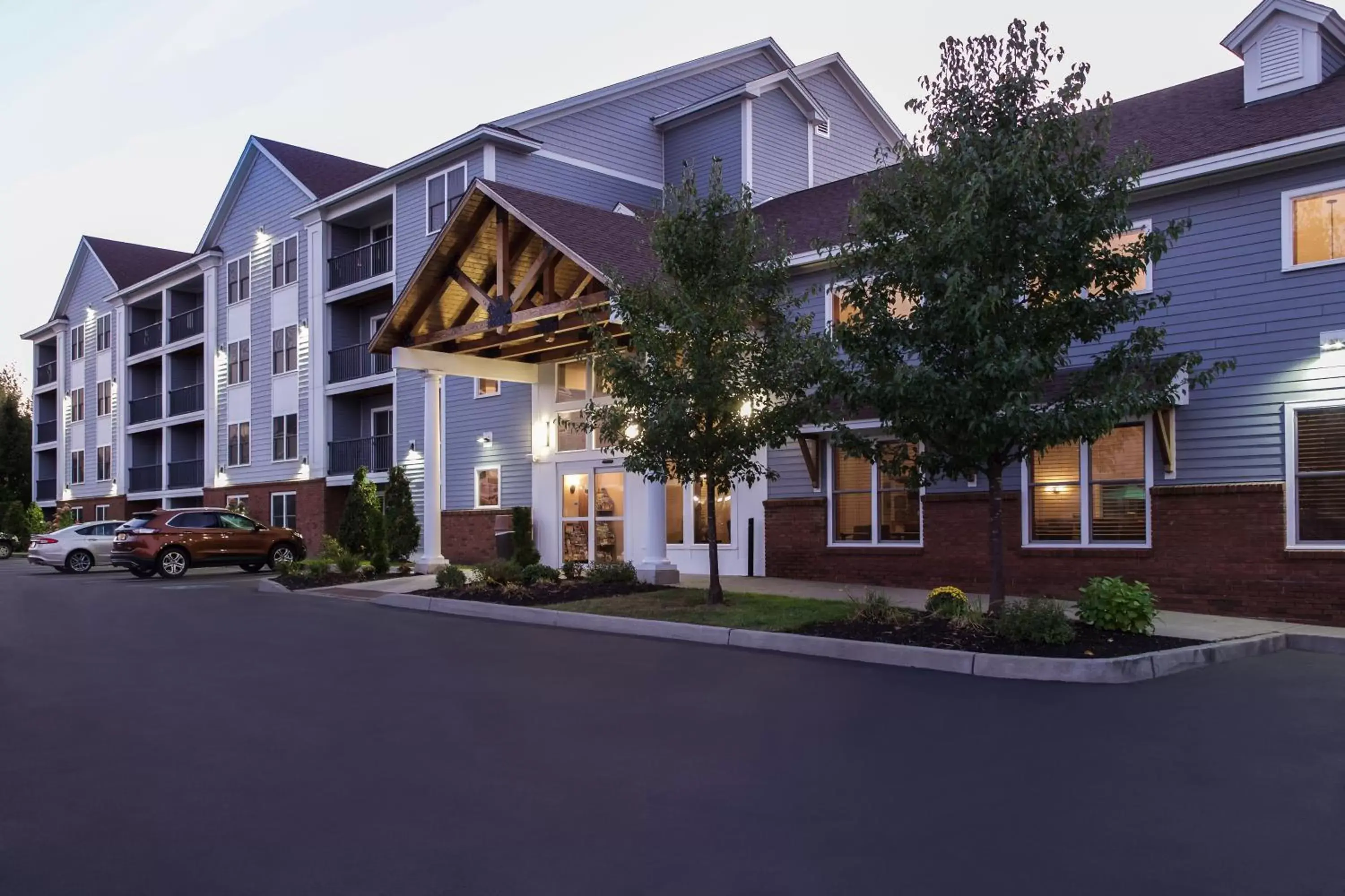 Property Building in White River Inn & Suites