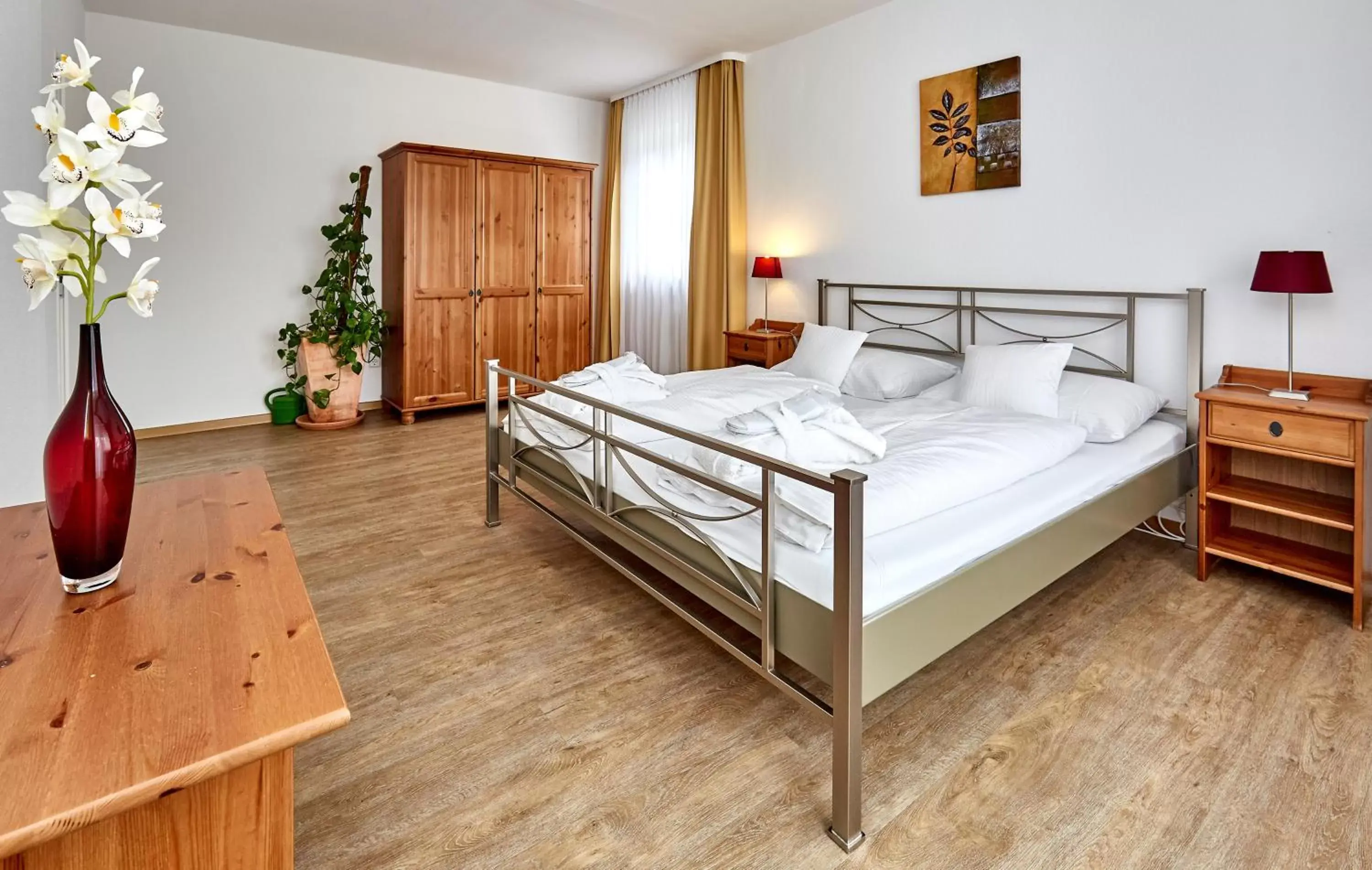 Bedroom, Bed in Hotel Bayern Vital
