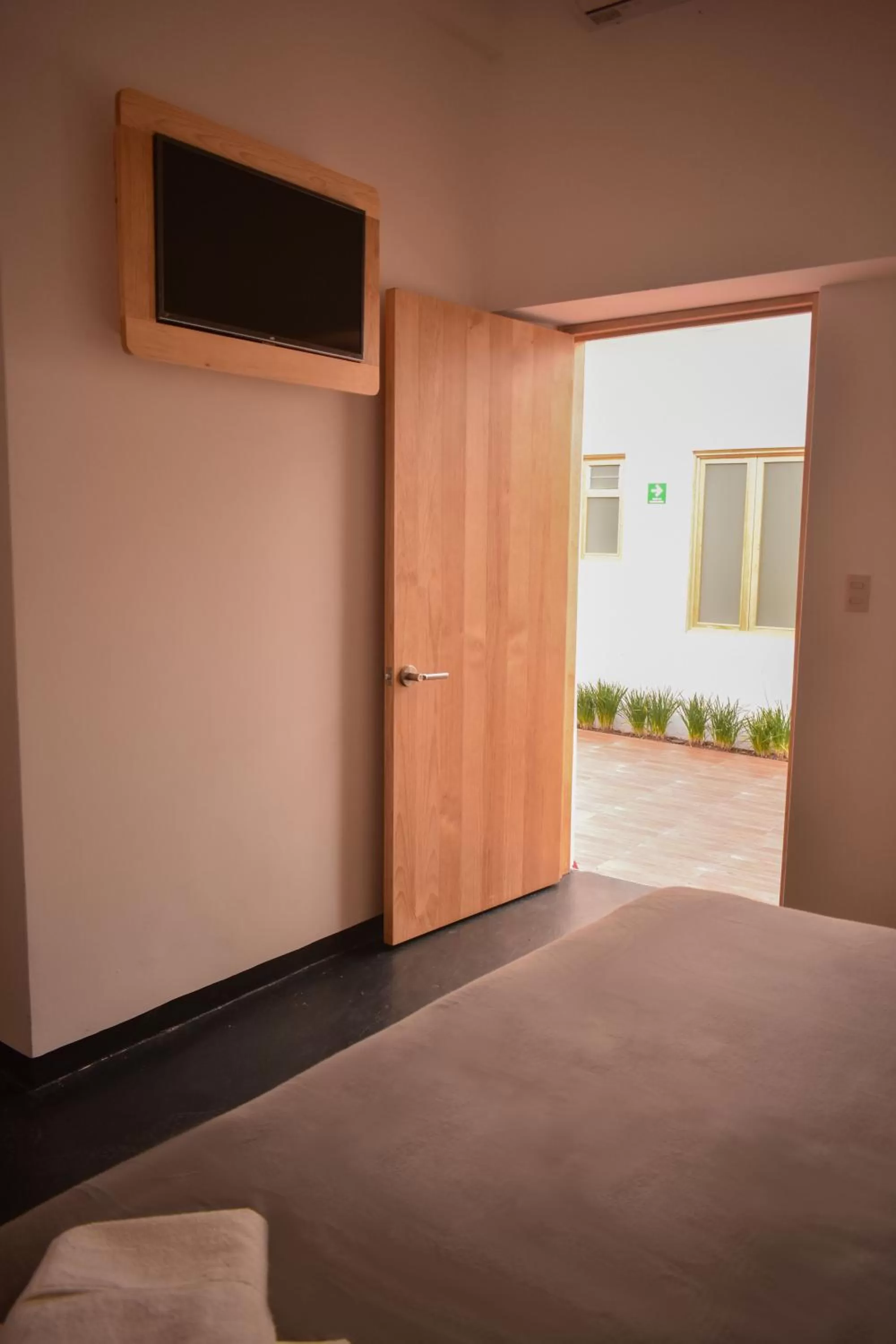 TV and multimedia, Bed in HOTEL CASA SANTO TOMAS