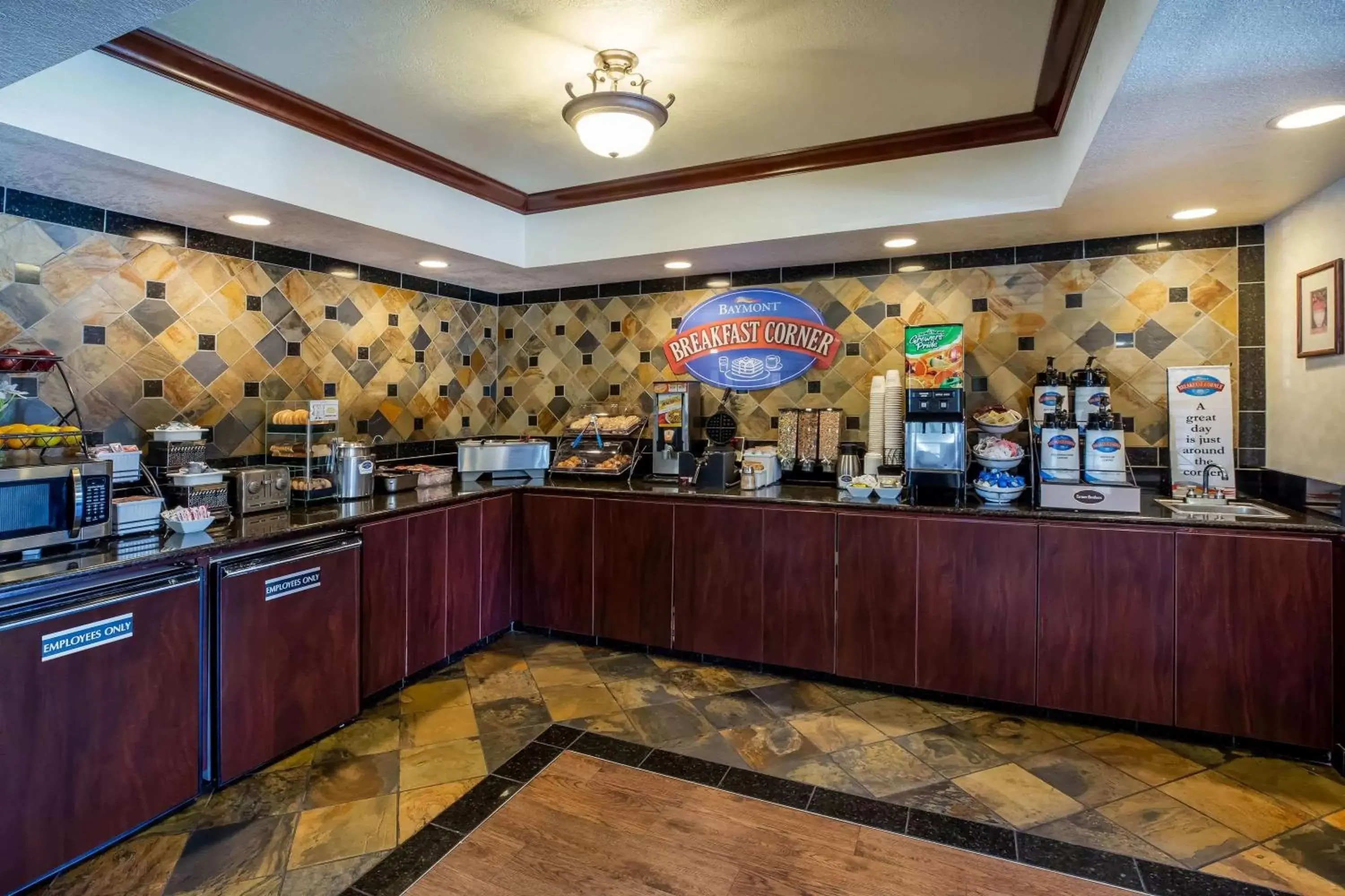 Restaurant/places to eat in Baymont by Wyndham Yakima Riverfront