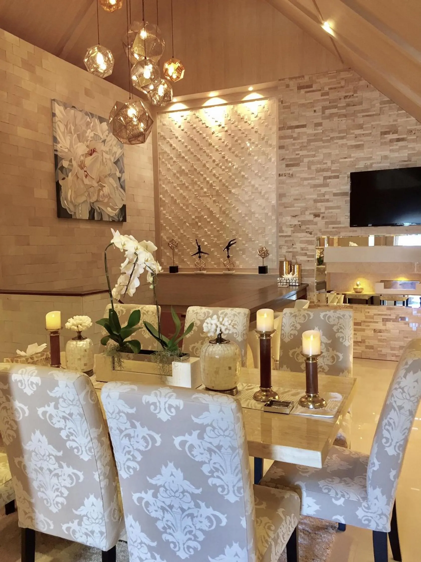 Dining area in Patong Heritage Hotel Phuket - SHA Extra Plus