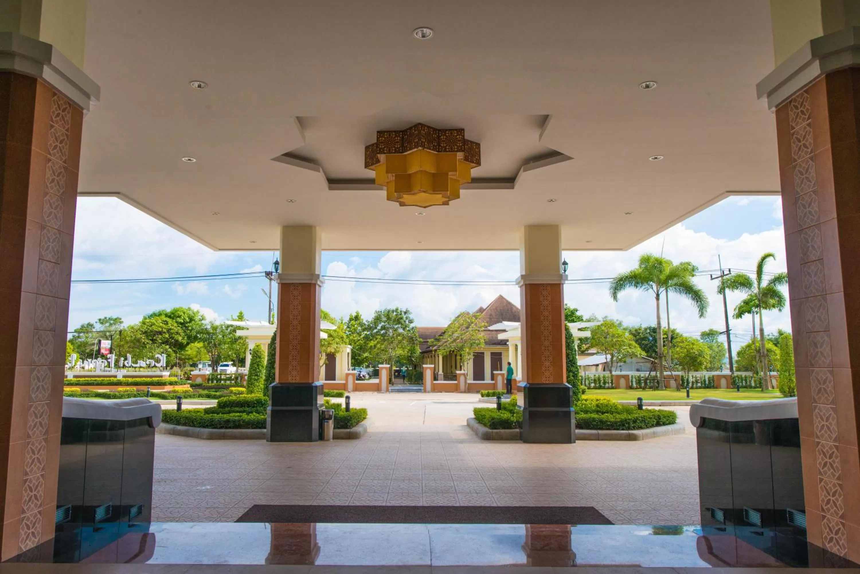 Facade/entrance in Krabi Front Bay Resort