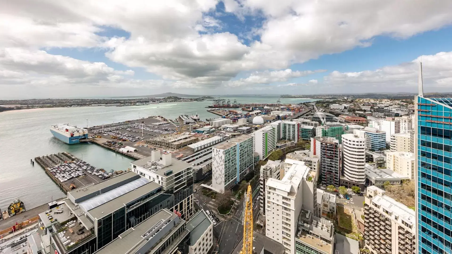 View (from property/room), Bird's-eye View in Auckland Harbour Suites