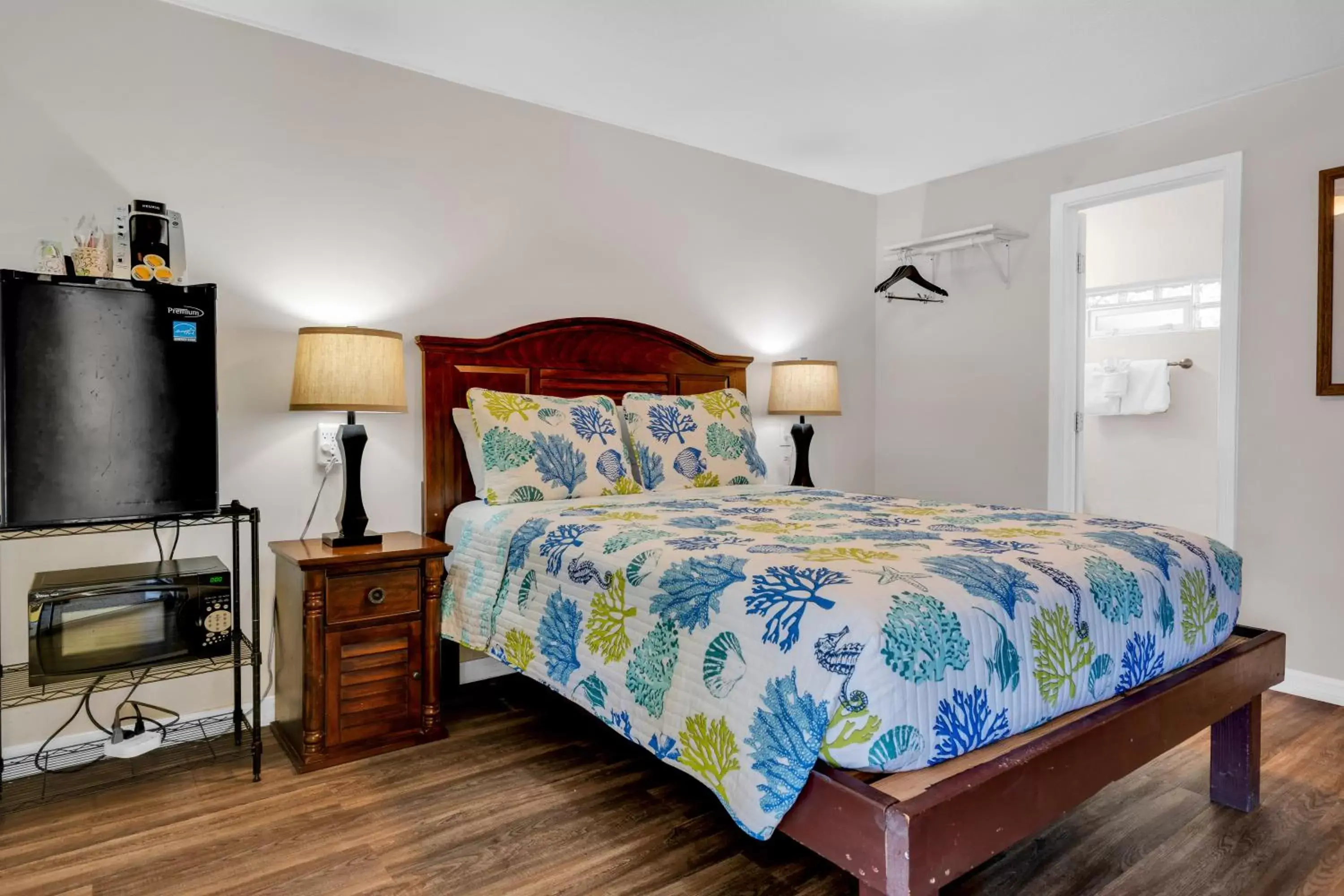 Photo of the whole room, Bed in Coconut Cay Resort