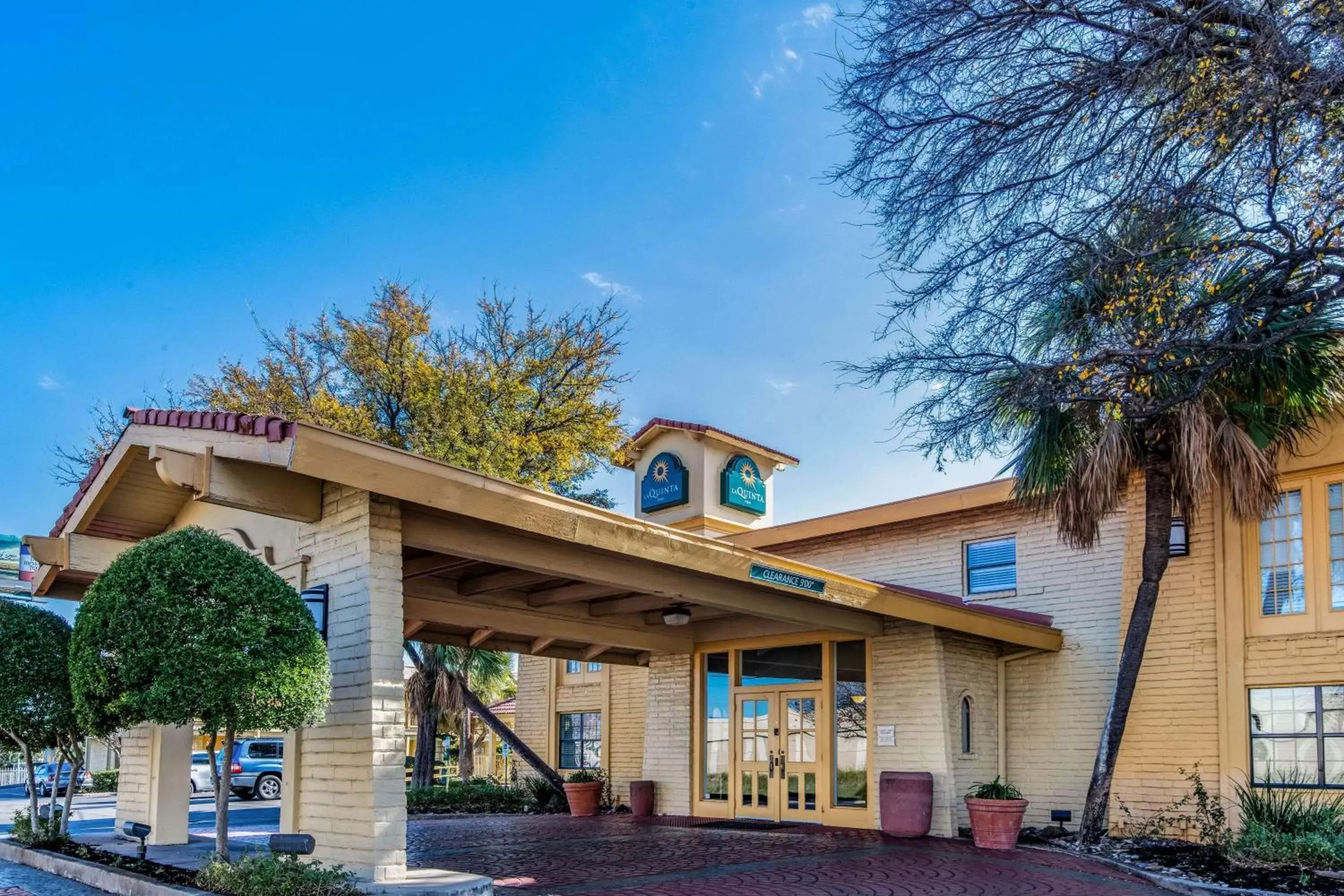 Property building in La Quinta Inn by Wyndham San Antonio Vance Jackson