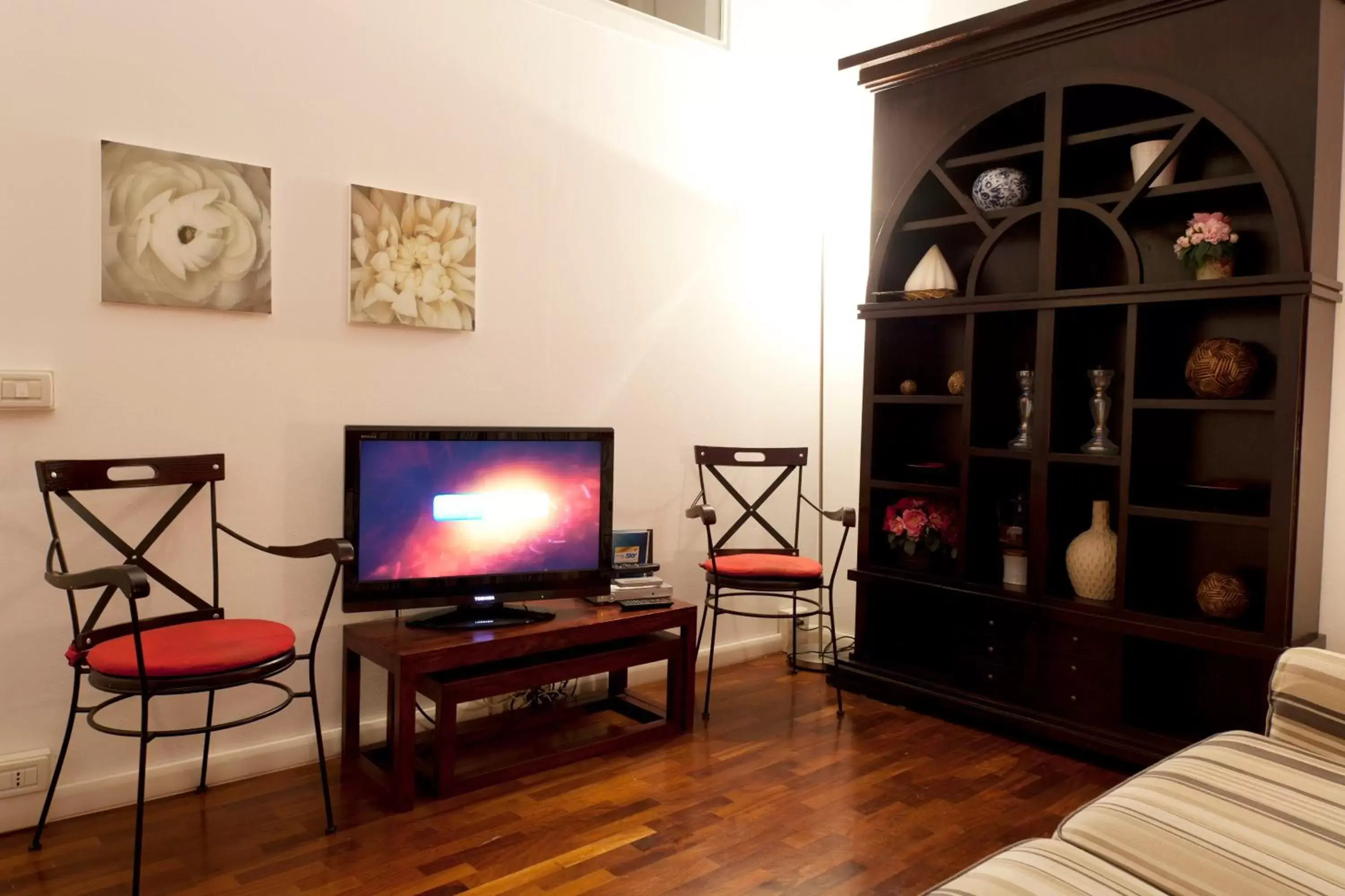 Living room, TV/Entertainment Center in Exclusive Aparthotel La Reunion