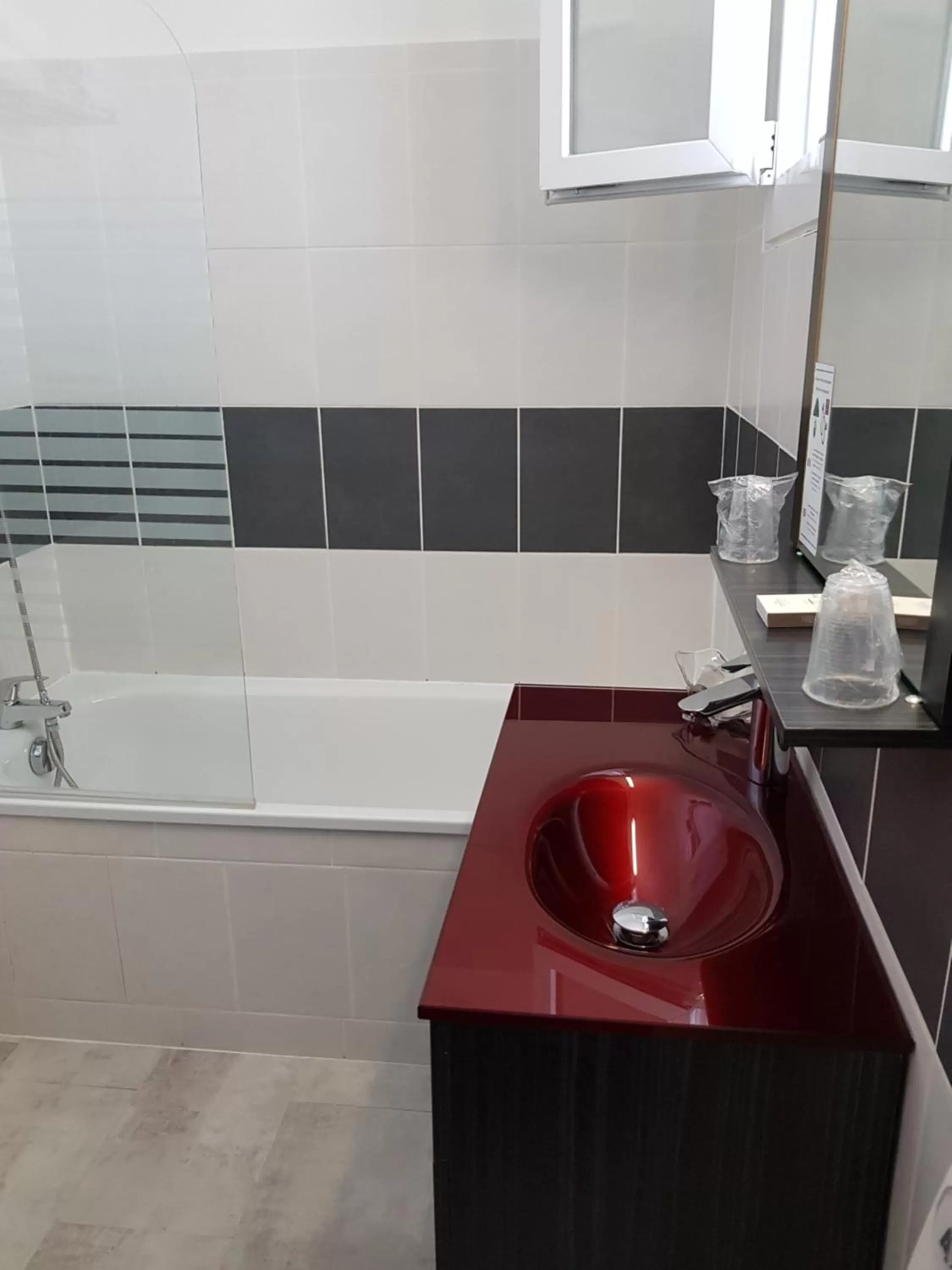 Bathroom in Hôtel Port Beach