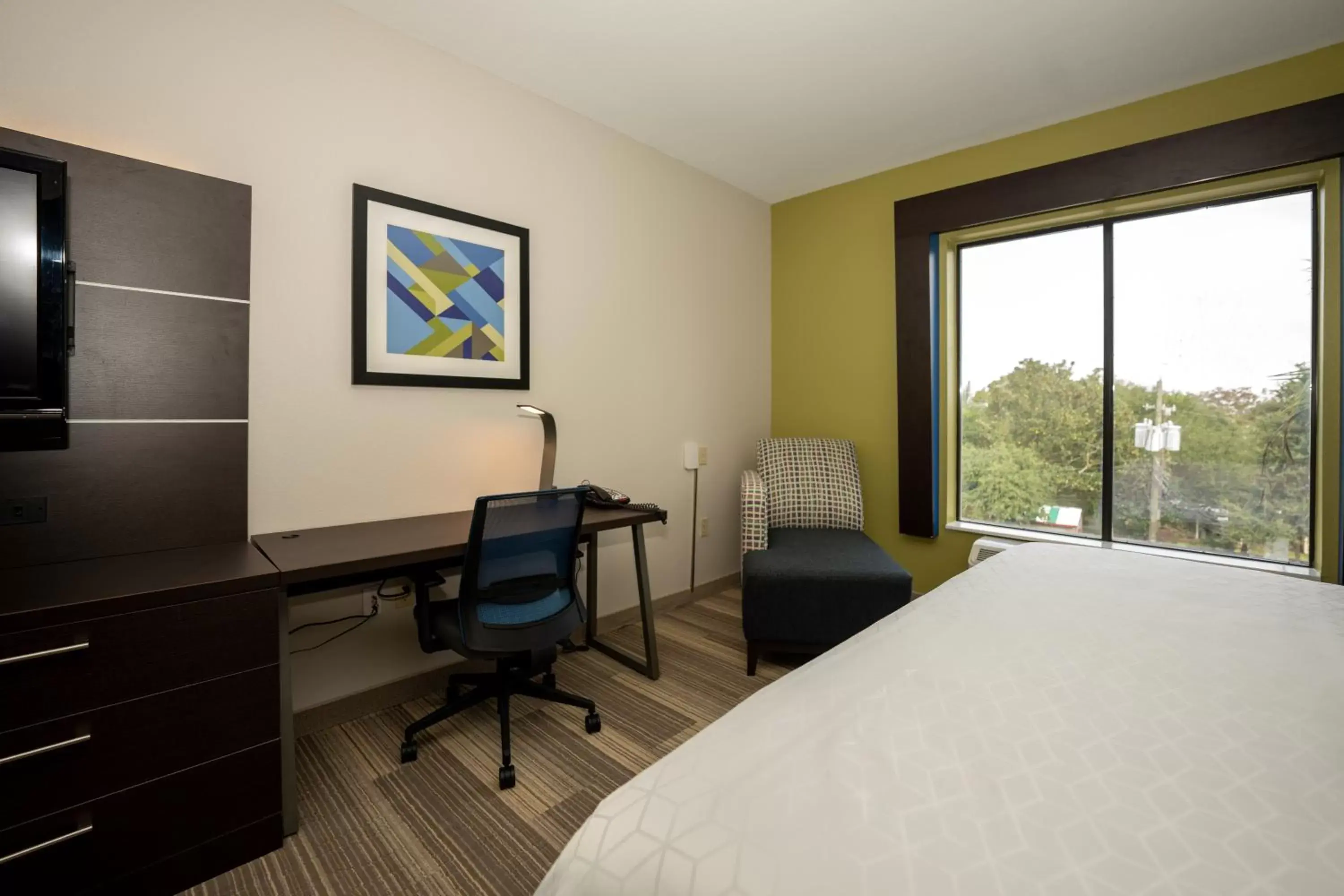 Bedroom in Holiday Inn Express & Suites Deer Park, an IHG Hotel
