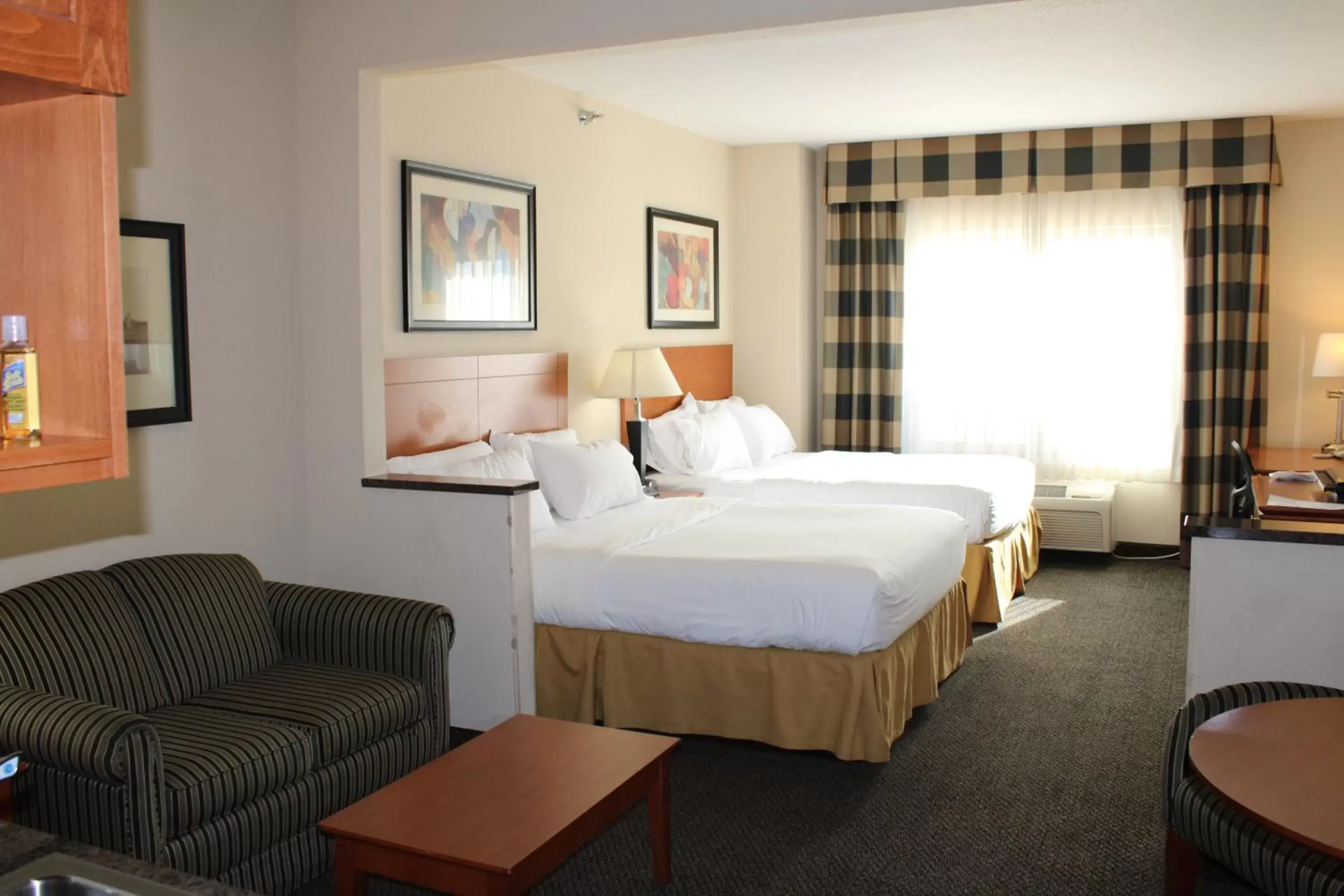 Photo of the whole room, Bed in Holiday Inn Express Hotel Vernal, an IHG Hotel