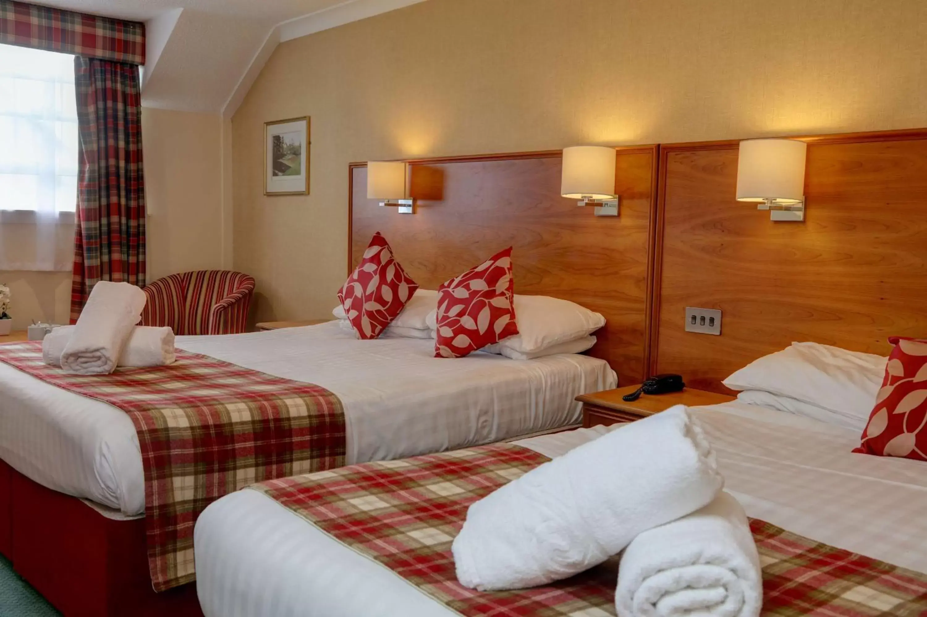 Photo of the whole room, Bed in The Winnock Hotel