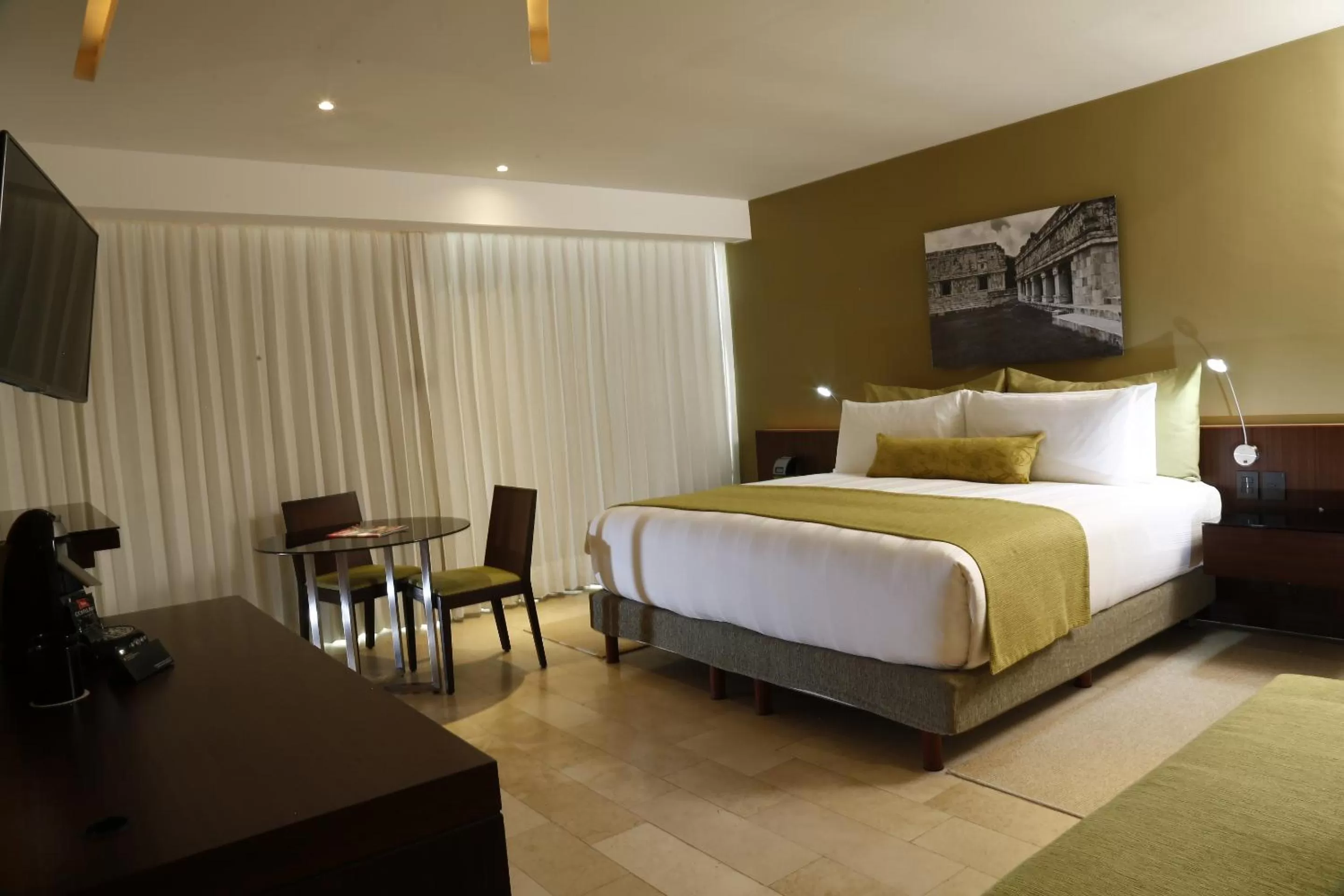 Bedroom, Bed in Presidente InterContinental Cancun Resort