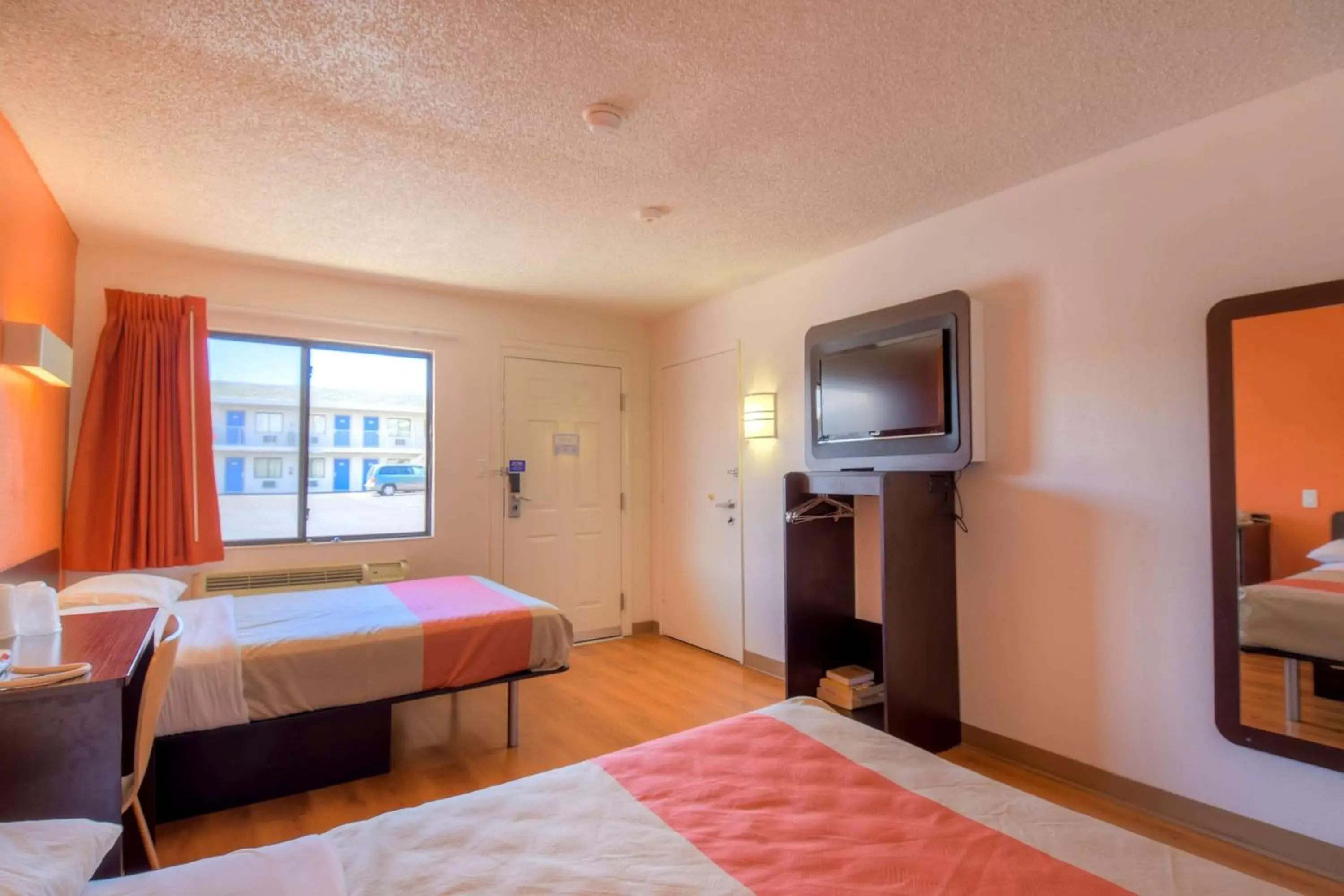 TV and multimedia, Room Photo in Motel 6-Las Vegas, NV - I-15 Stadium