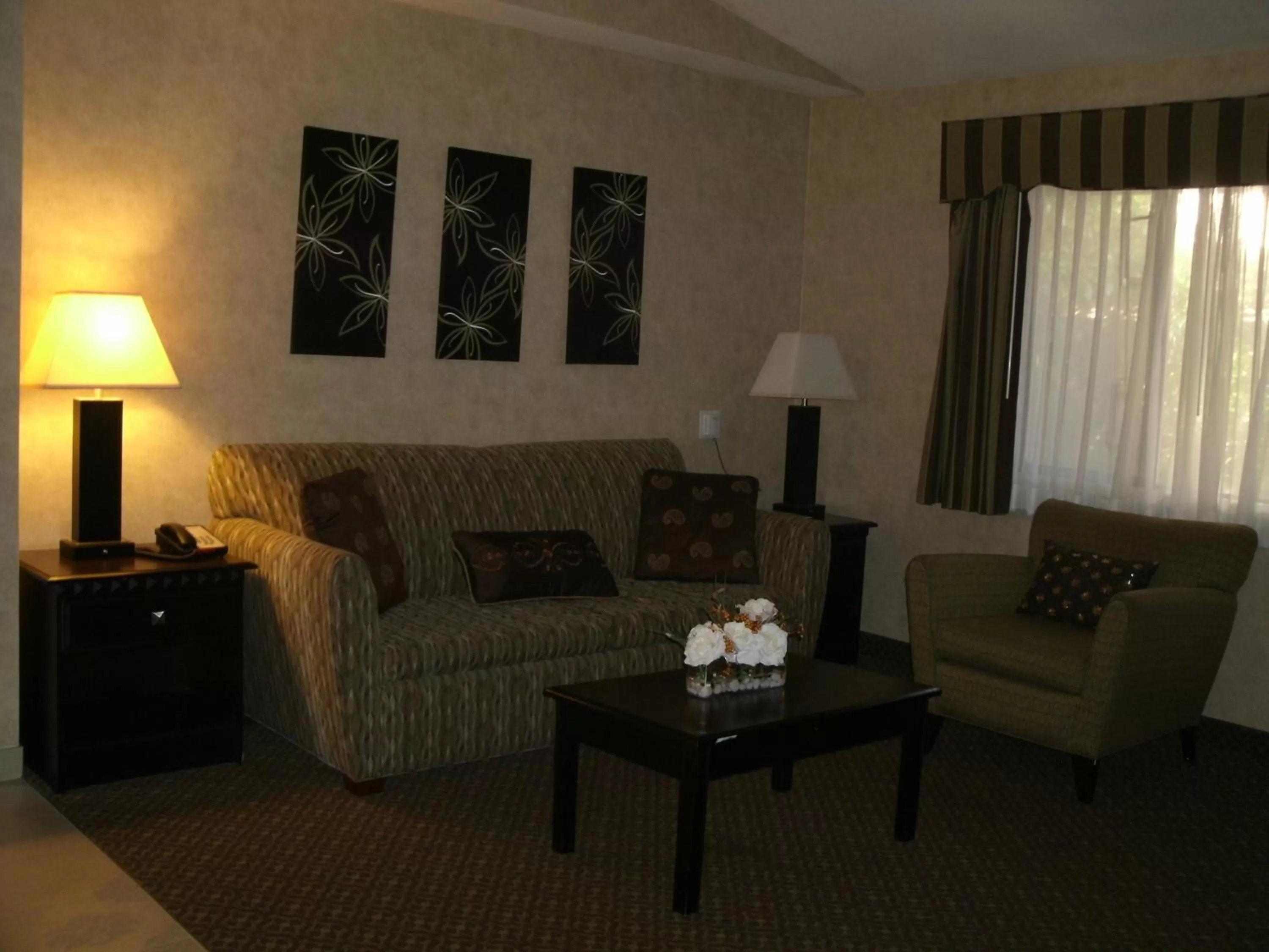 Living room in Rosedale Inn