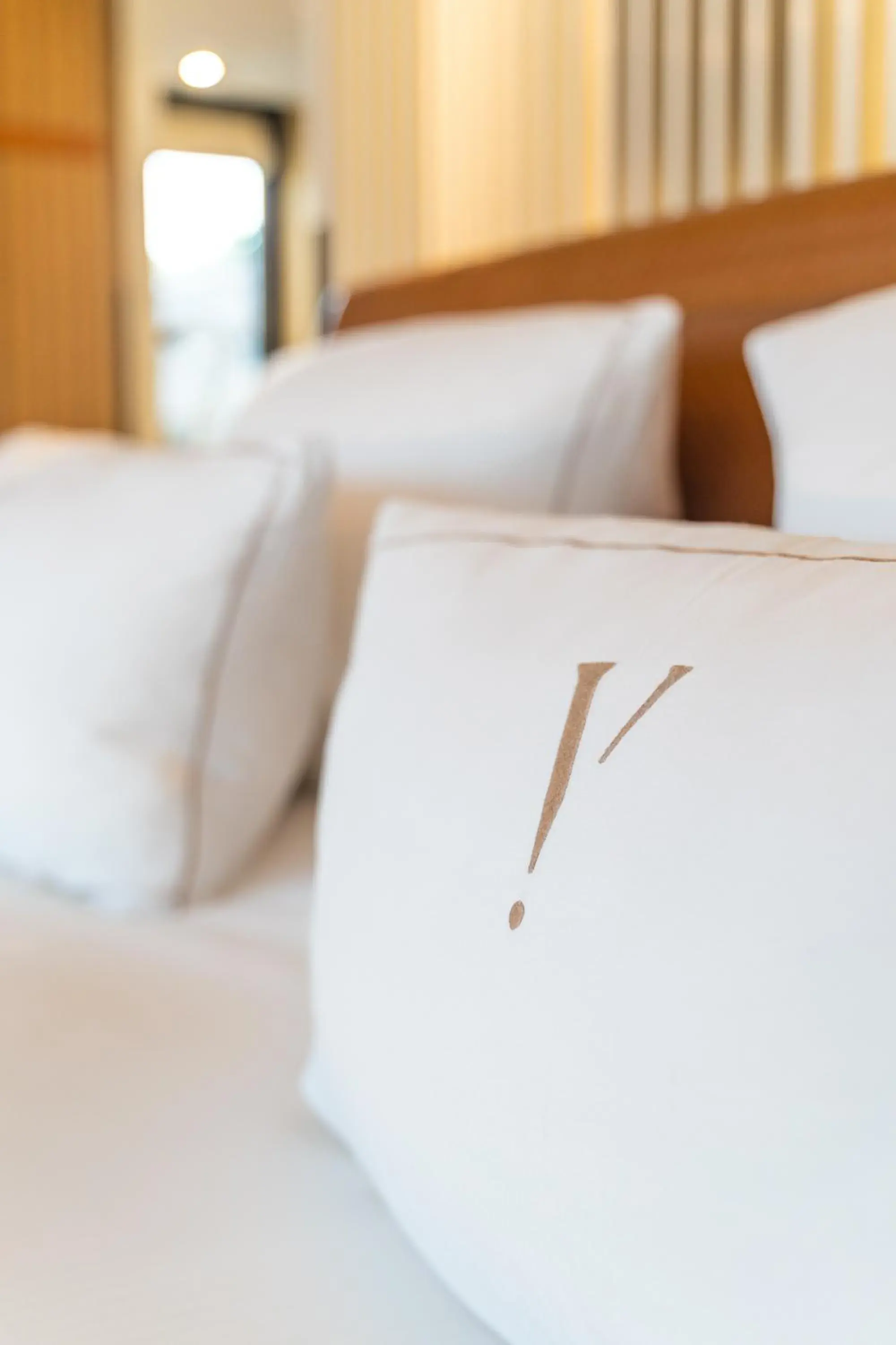 Bed in Five Seas Hotel Cannes, a Member of Design Hotels