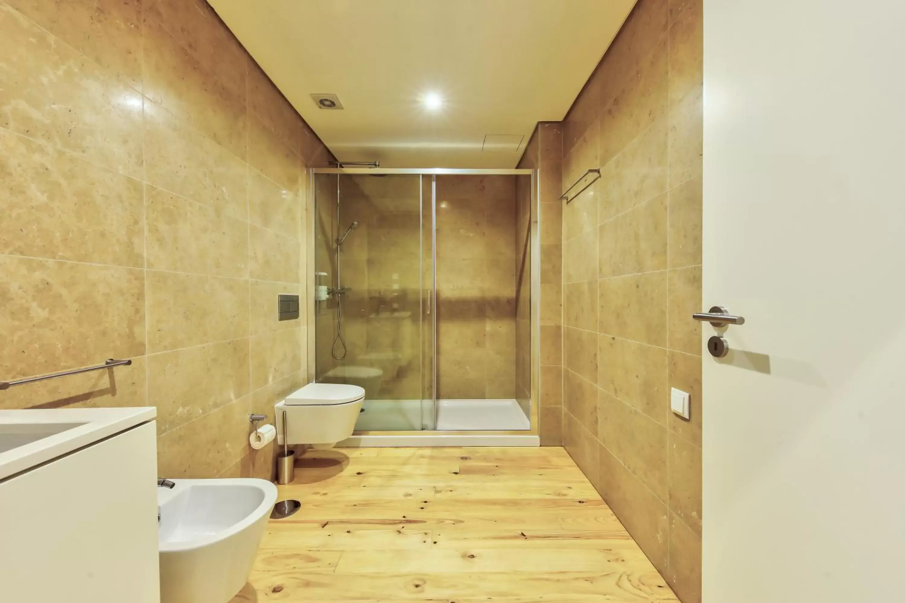 Shower, Bathroom in Avenue Garden