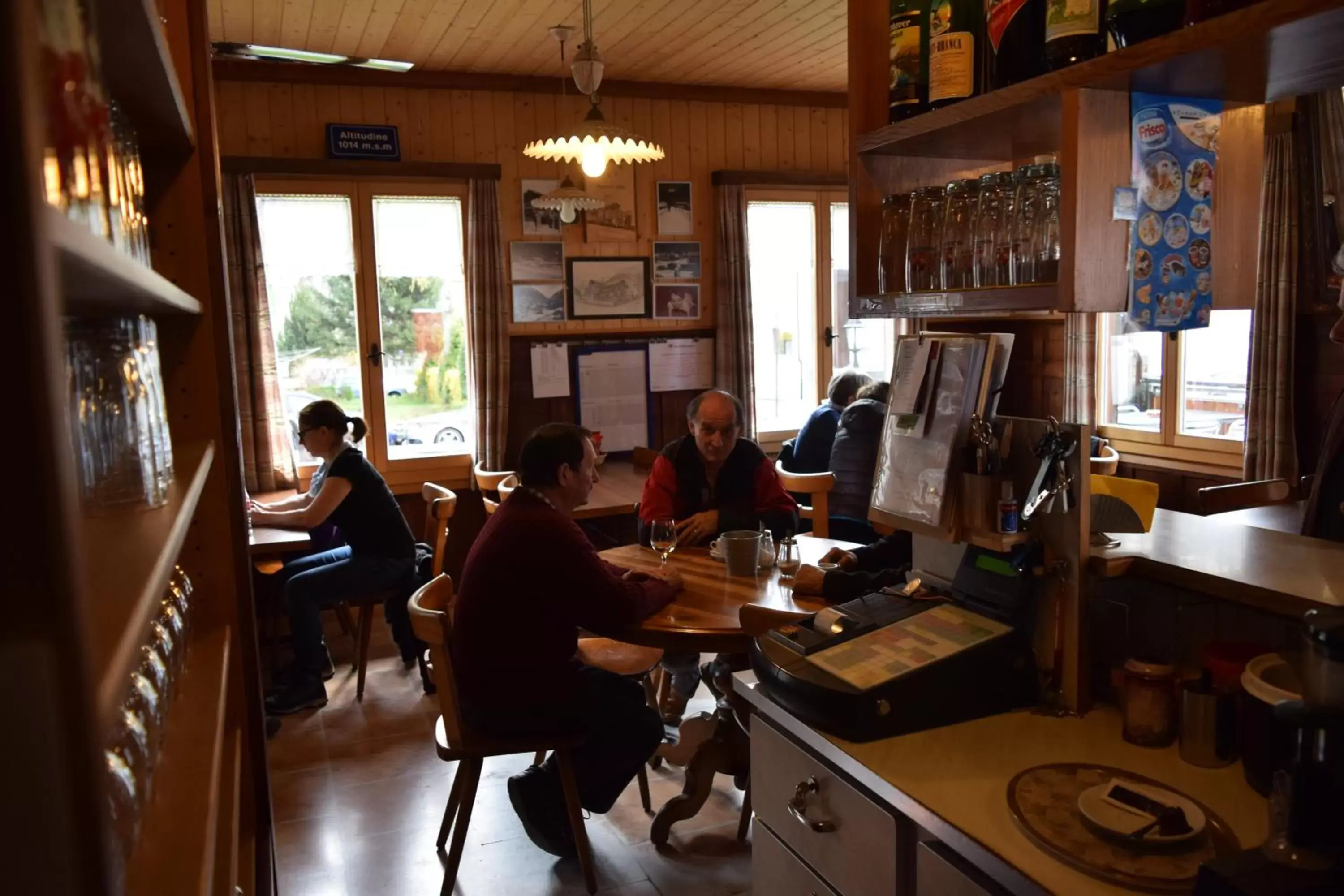 group of guests in Ristorante Pensione Chalet Stazione