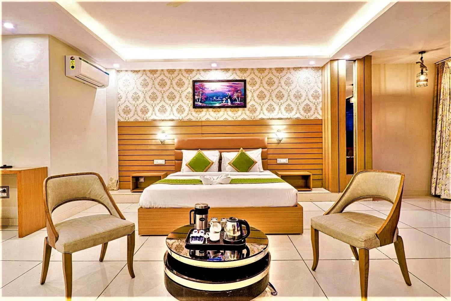 Bed in The Glory Hotel