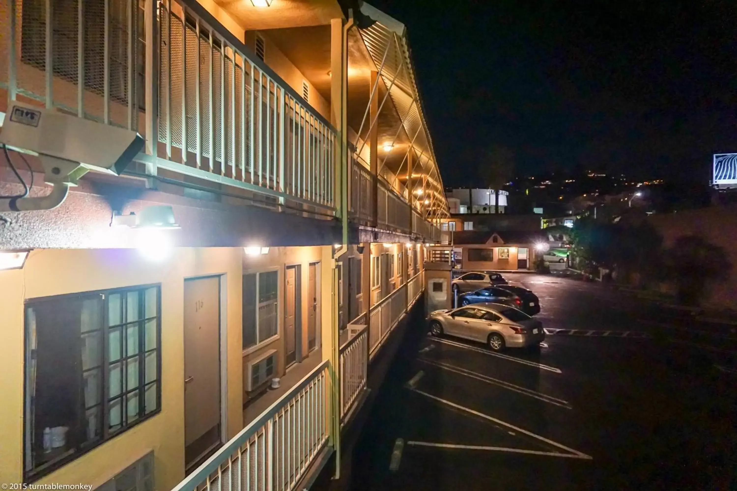 Night in Hollywood La Brea Inn