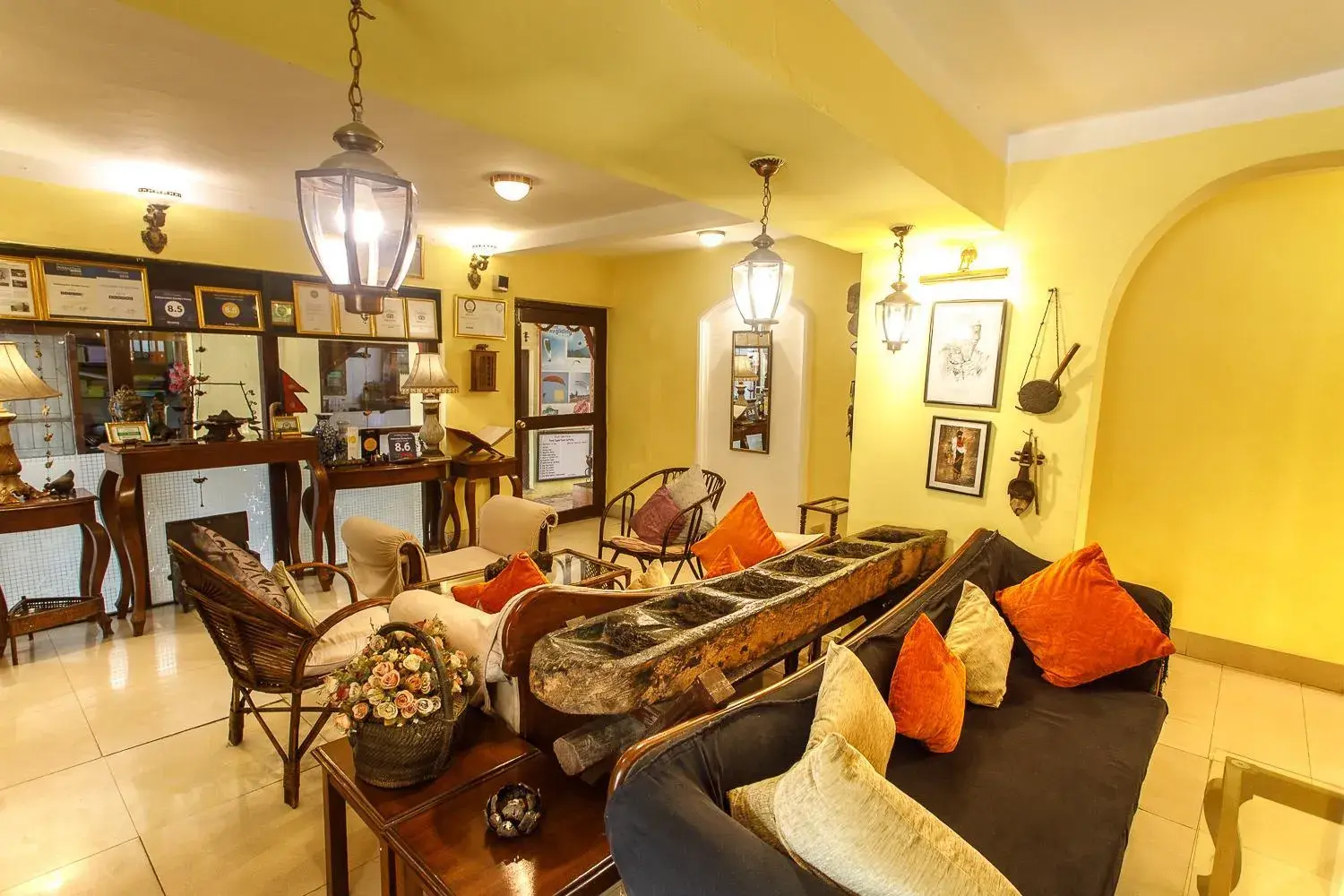 Living room, Lounge/Bar in Ambassador Garden Home