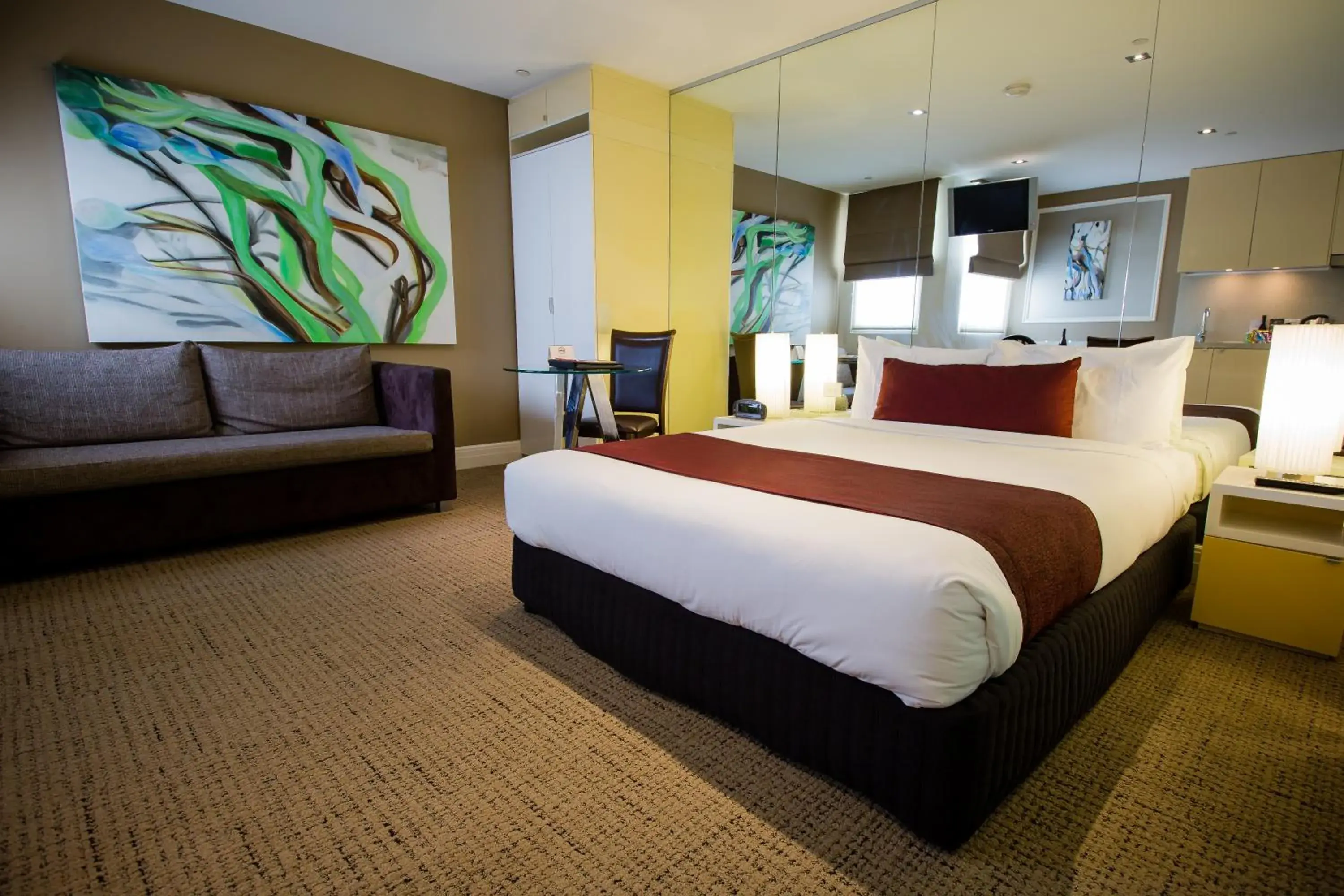 Coffee/tea facilities, Bed in Sydney Potts Point Central Apartment Hotel